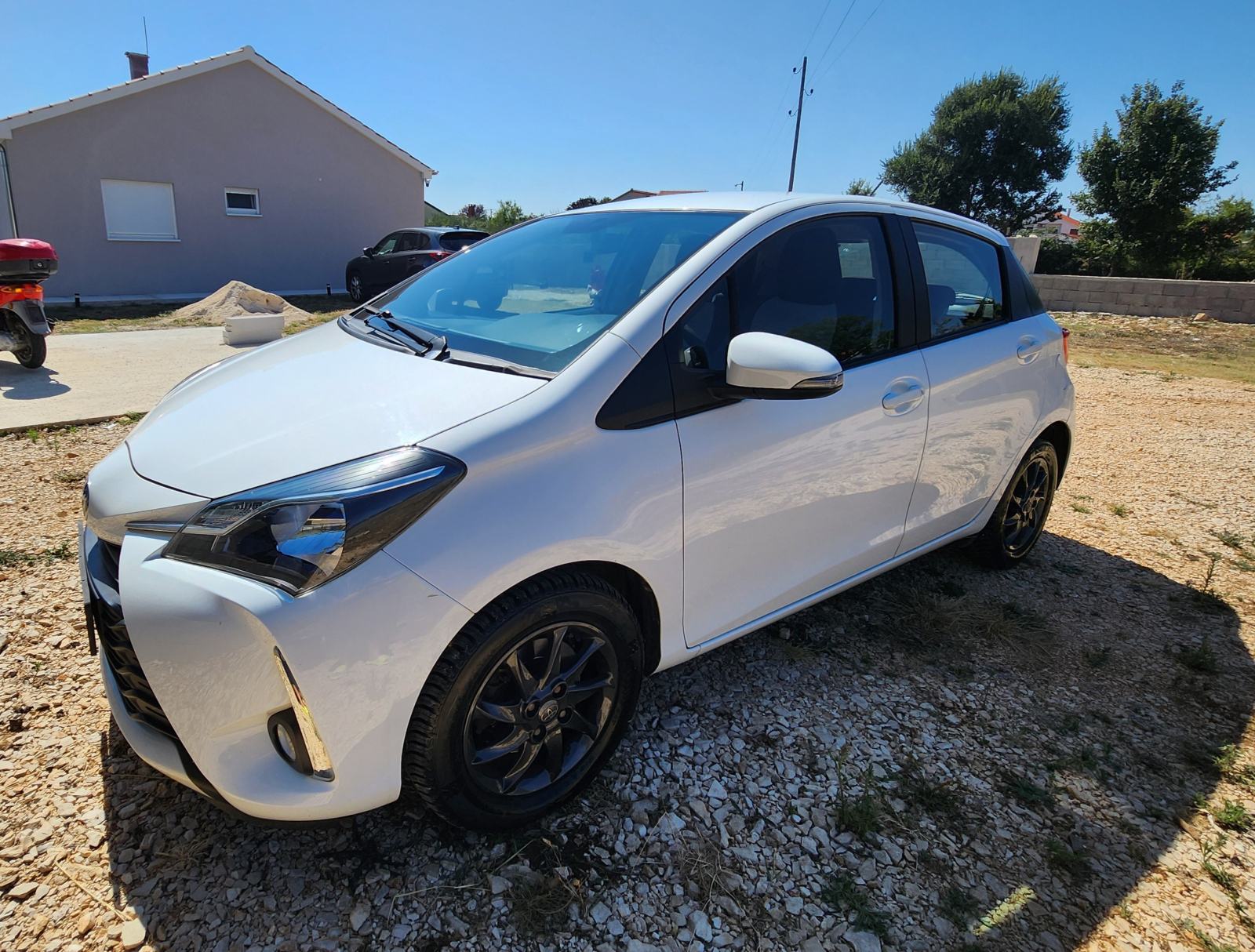 Toyota Yaris 1,5, fotografija 1