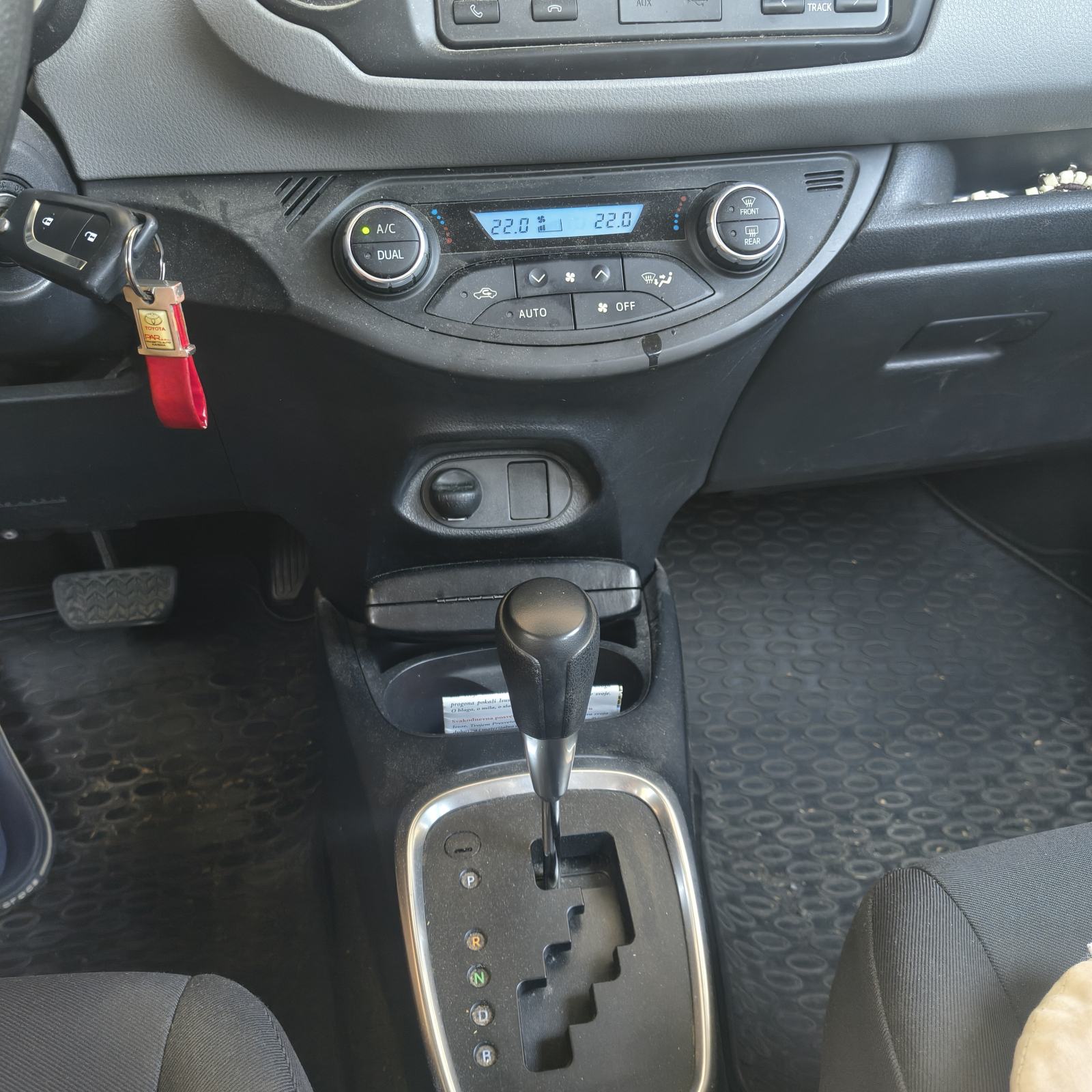 Toyota Yaris 1,5 hybrid, fotografija 3