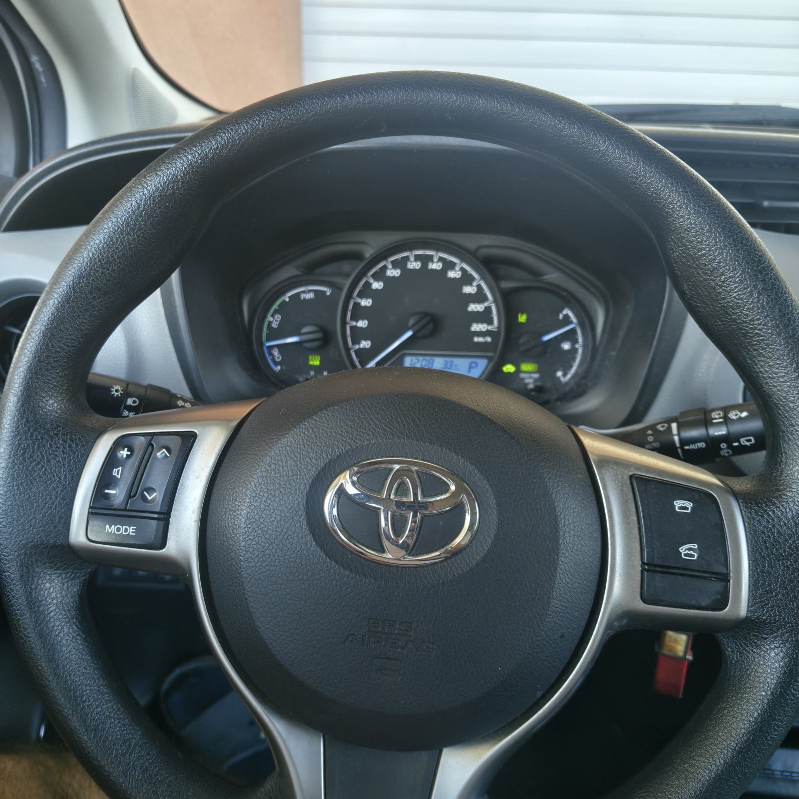 Toyota Yaris 1,5 hybrid, fotografija 5