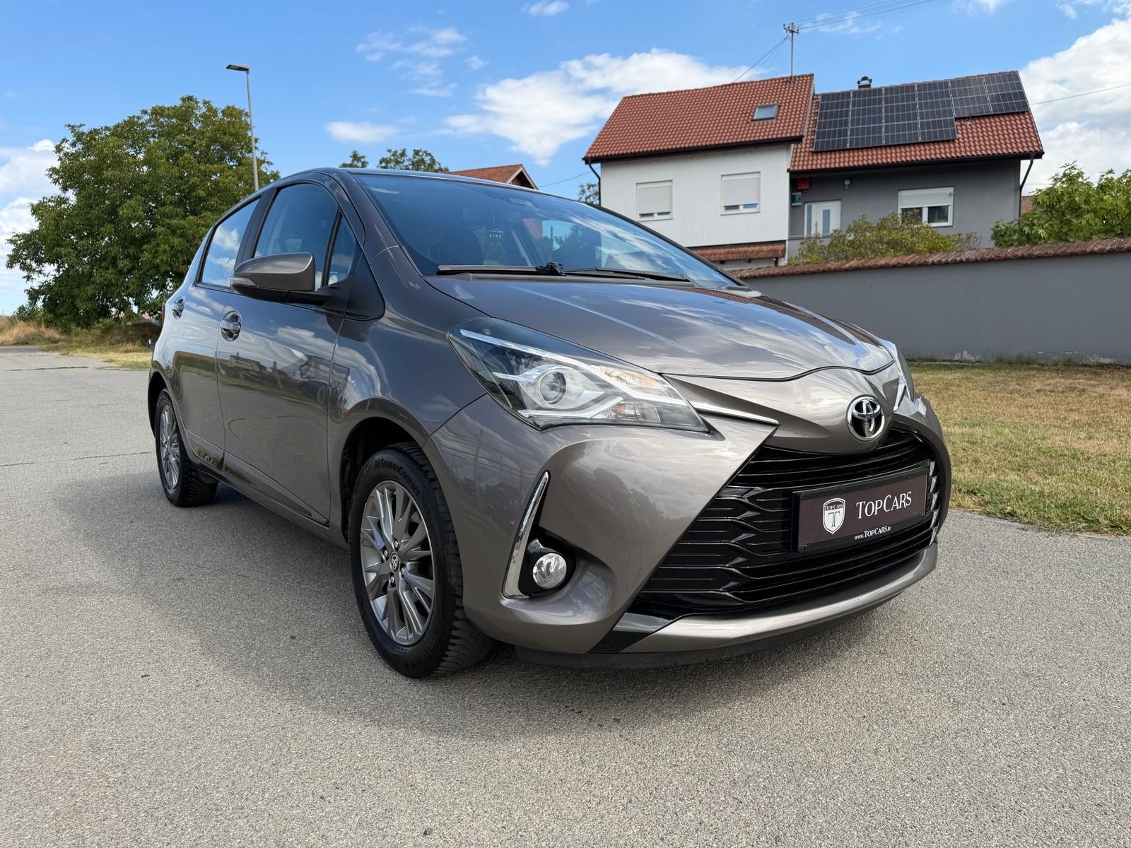 Toyota Yaris 1,5 VVT-i Auto klima, Kamera, Tempomat, servisna, fotografija 2