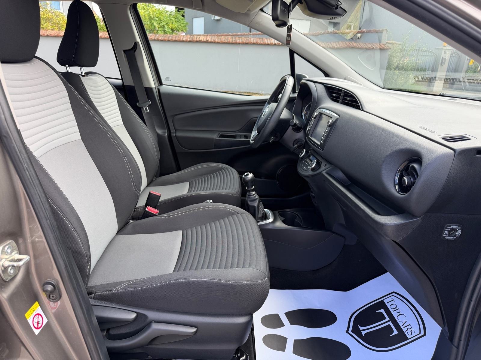 Toyota Yaris 1,5 VVT-i Auto klima, Kamera, Tempomat, servisna, fotografija 12