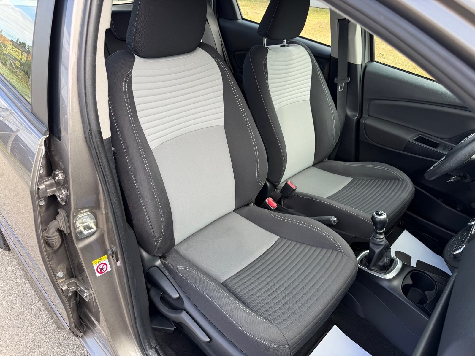 Toyota Yaris 1,5 VVT-i Auto klima, Kamera, Tempomat, servisna, fotografija 13