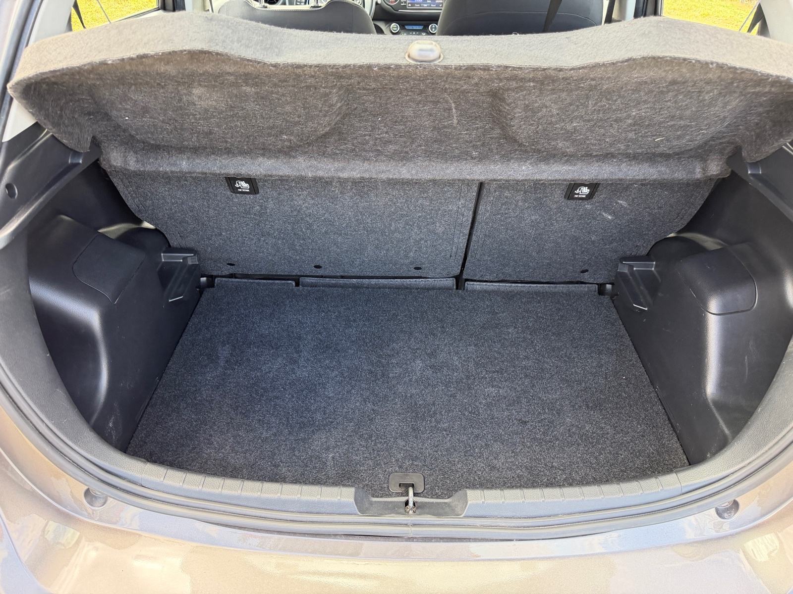 Toyota Yaris 1,5 VVT-i Auto klima, Kamera, Tempomat, servisna, fotografija 20