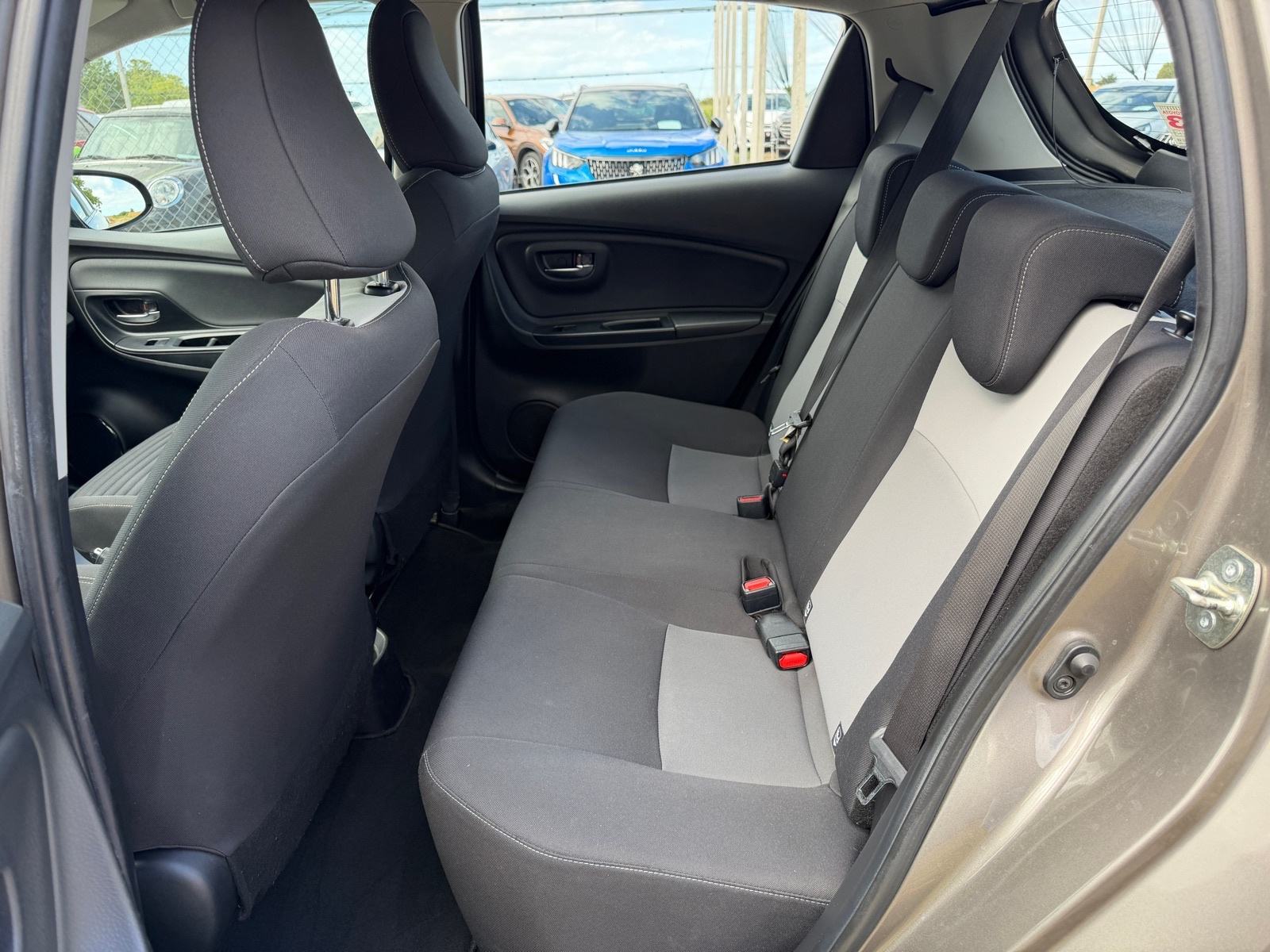 Toyota Yaris 1,5 VVT-i Auto klima, Kamera, Tempomat, servisna, fotografija 15
