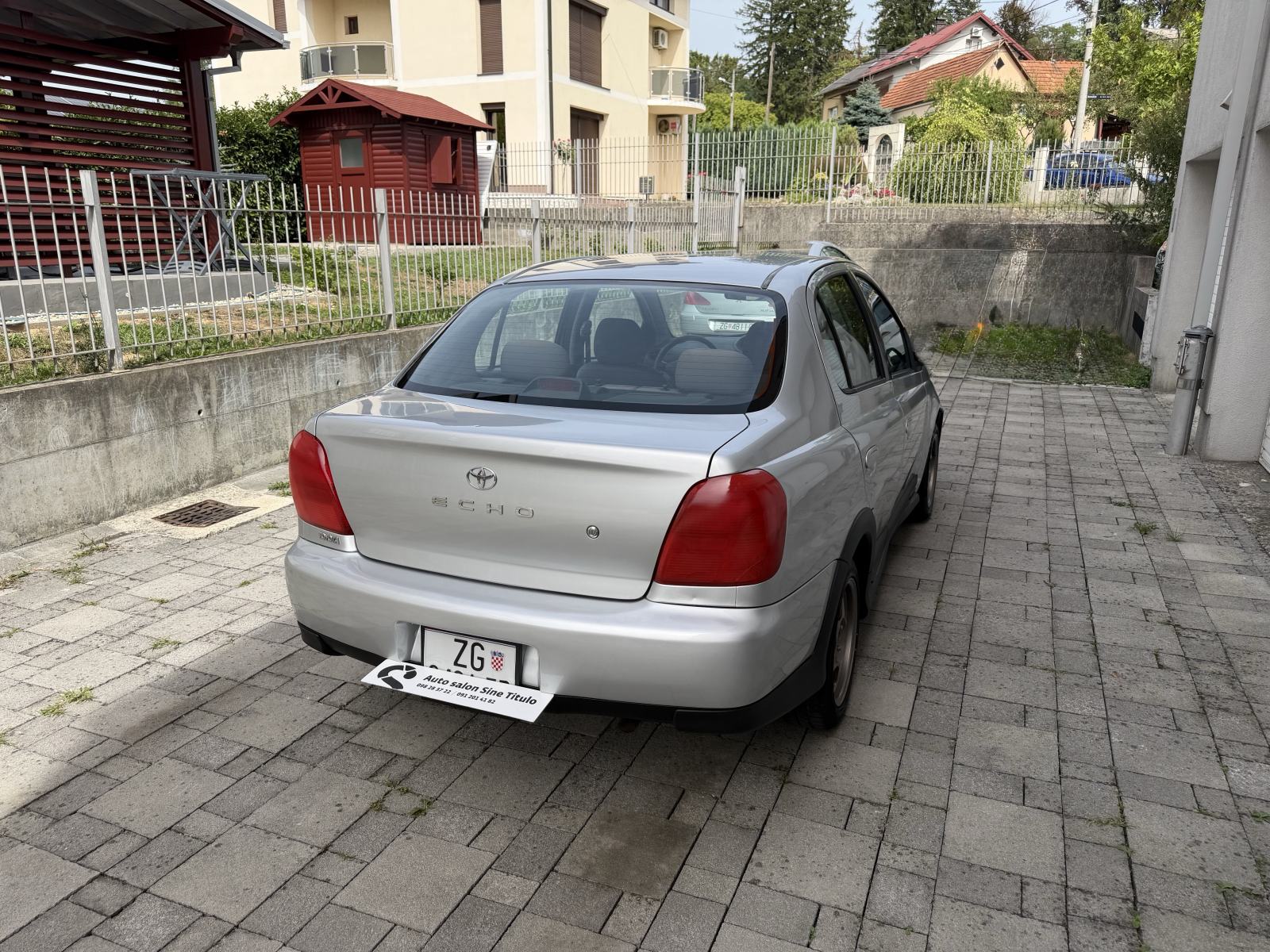 Toyota Yaris 1,5 VVT-i AUTOMATIK ! REG.GODINU DANA ! KLIMA ! KARTICE !, fotografija 4