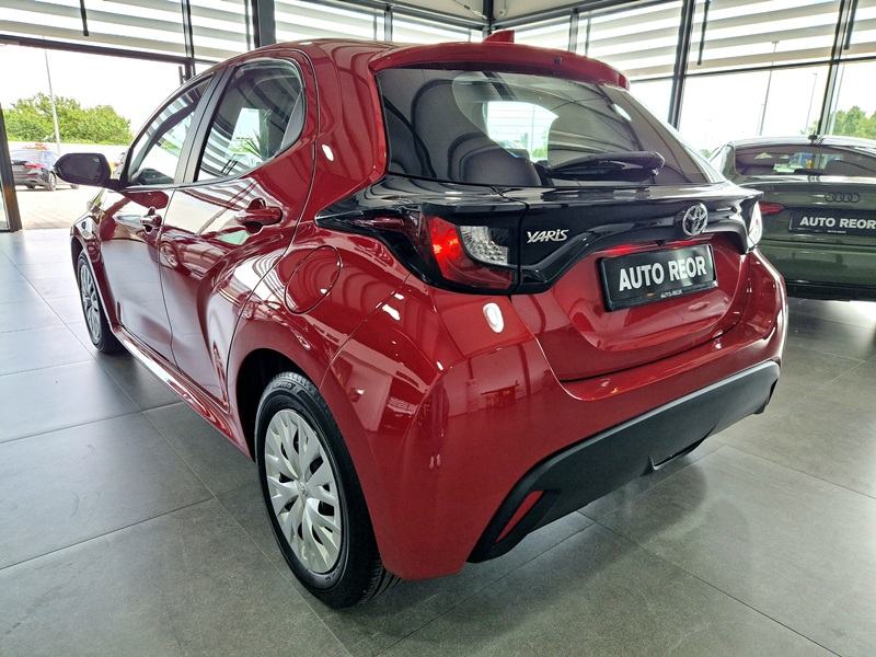 Toyota Yaris 1.5 VVT-iE Stella, fotografija 5