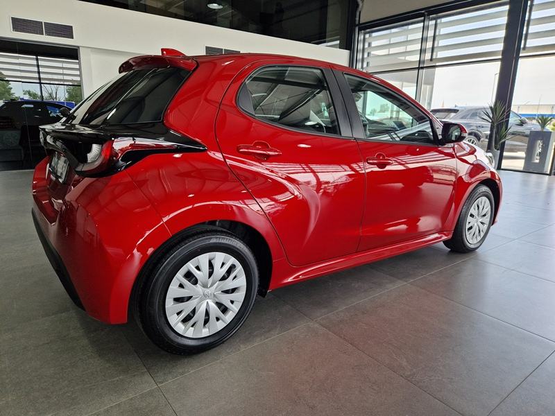 Toyota Yaris 1.5 VVT-iE Stella, fotografija 7