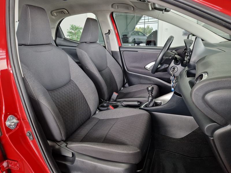 Toyota Yaris 1.5 VVT-iE Stella, fotografija 16