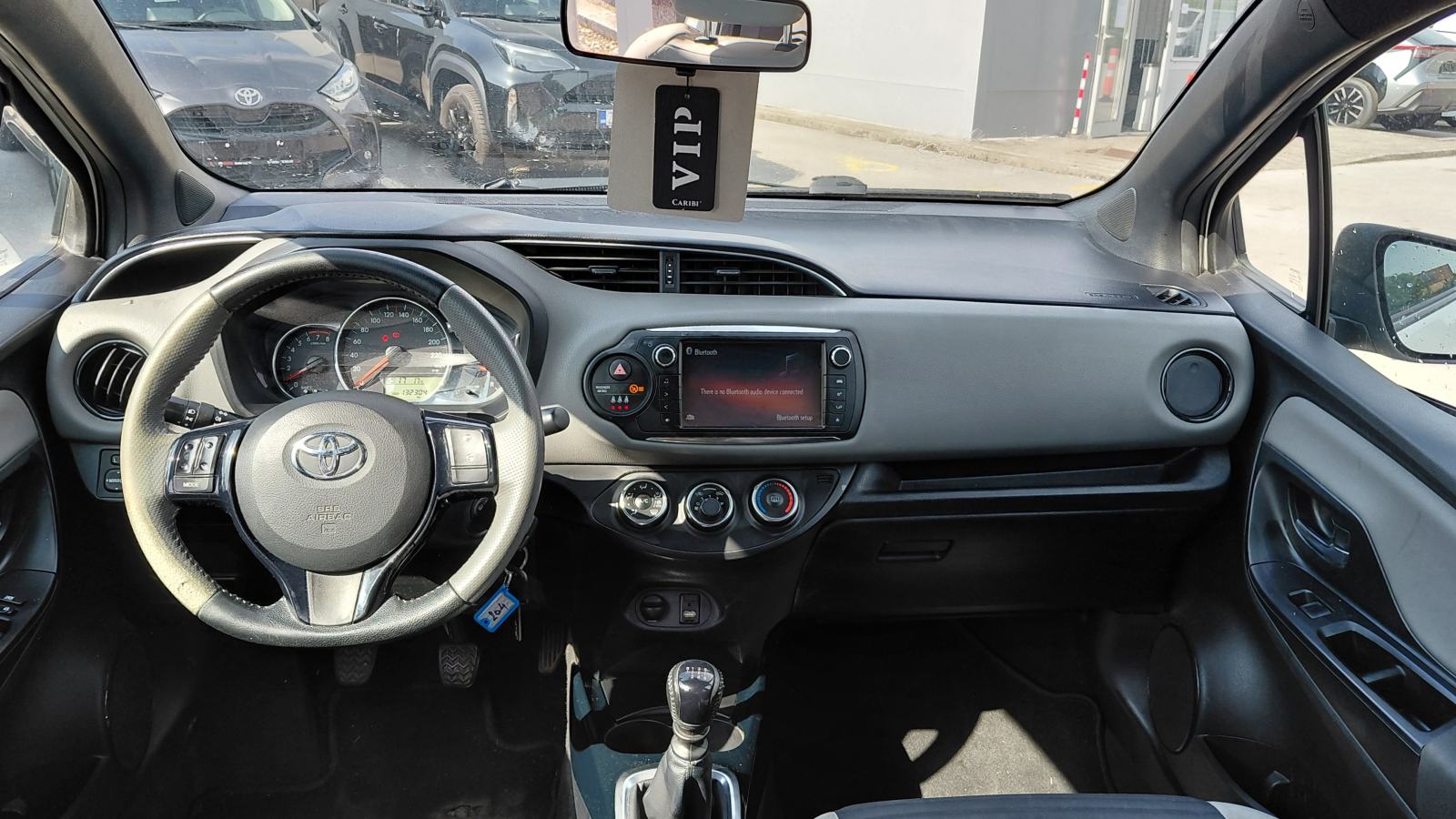 Toyota Yaris BITONE 1.3 VVT-i 100 KS, fotografija 12
