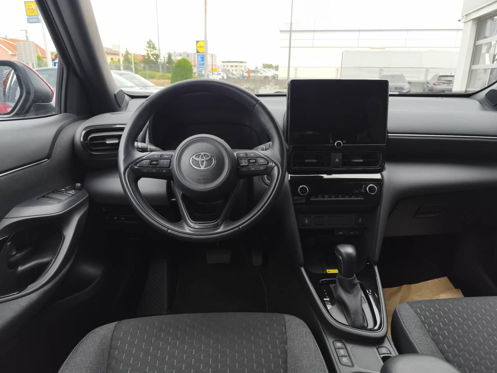 Toyota Yaris Cross 1.5 68kW - Provjerena rabljena vozila!, fotografija 12