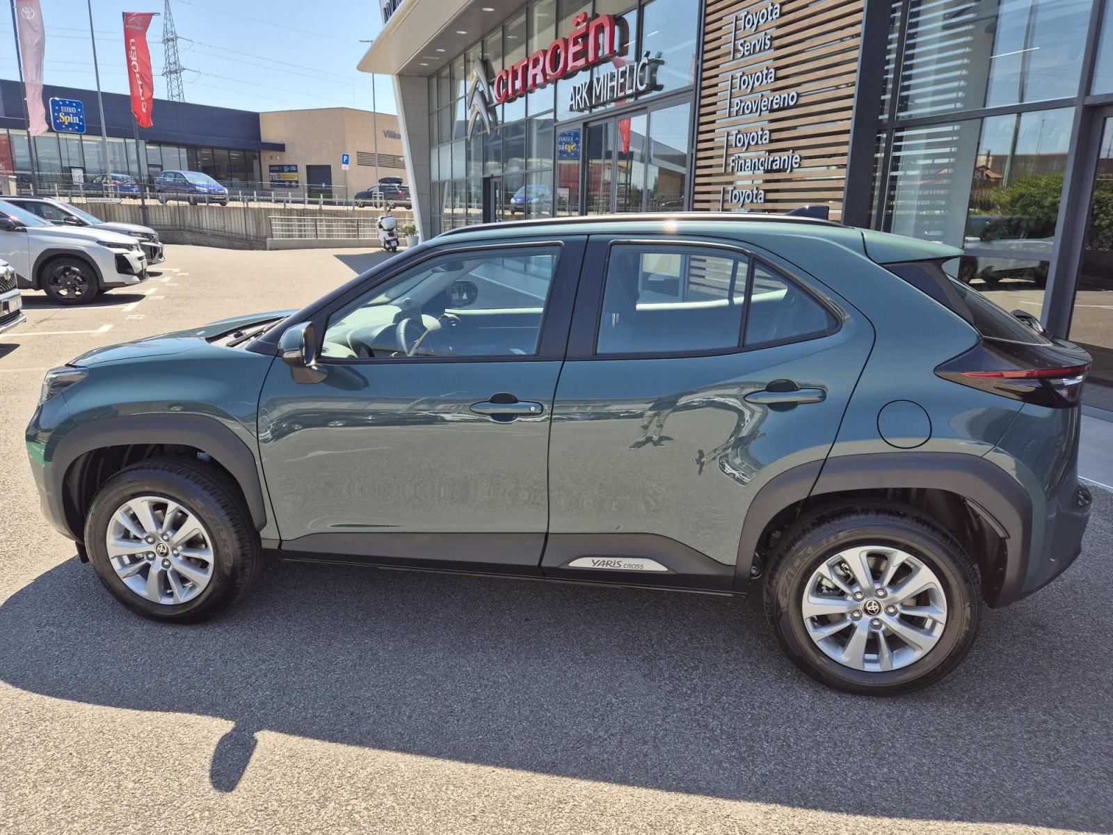 Toyota Yaris Cross 1.5 Cool...niska km, jamstvo, sniženo!, fotografija 4