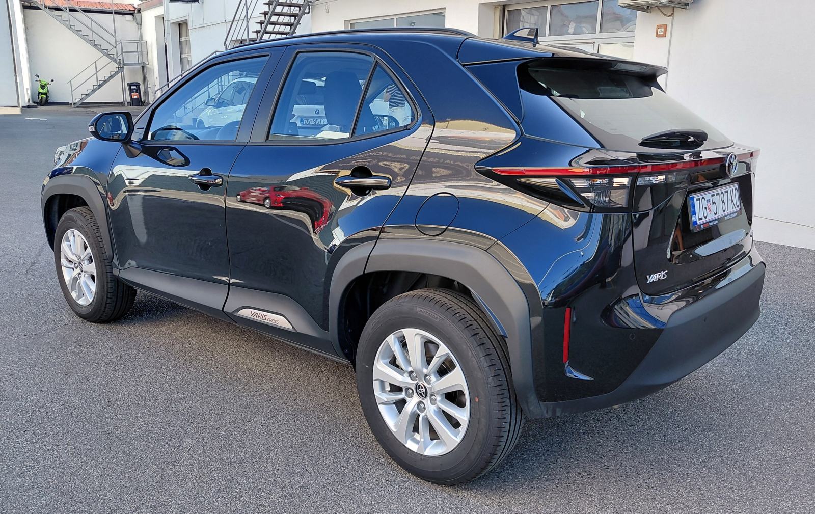 Toyota Yaris Cross 1.5 HEV COOL automatik, fotografija 16