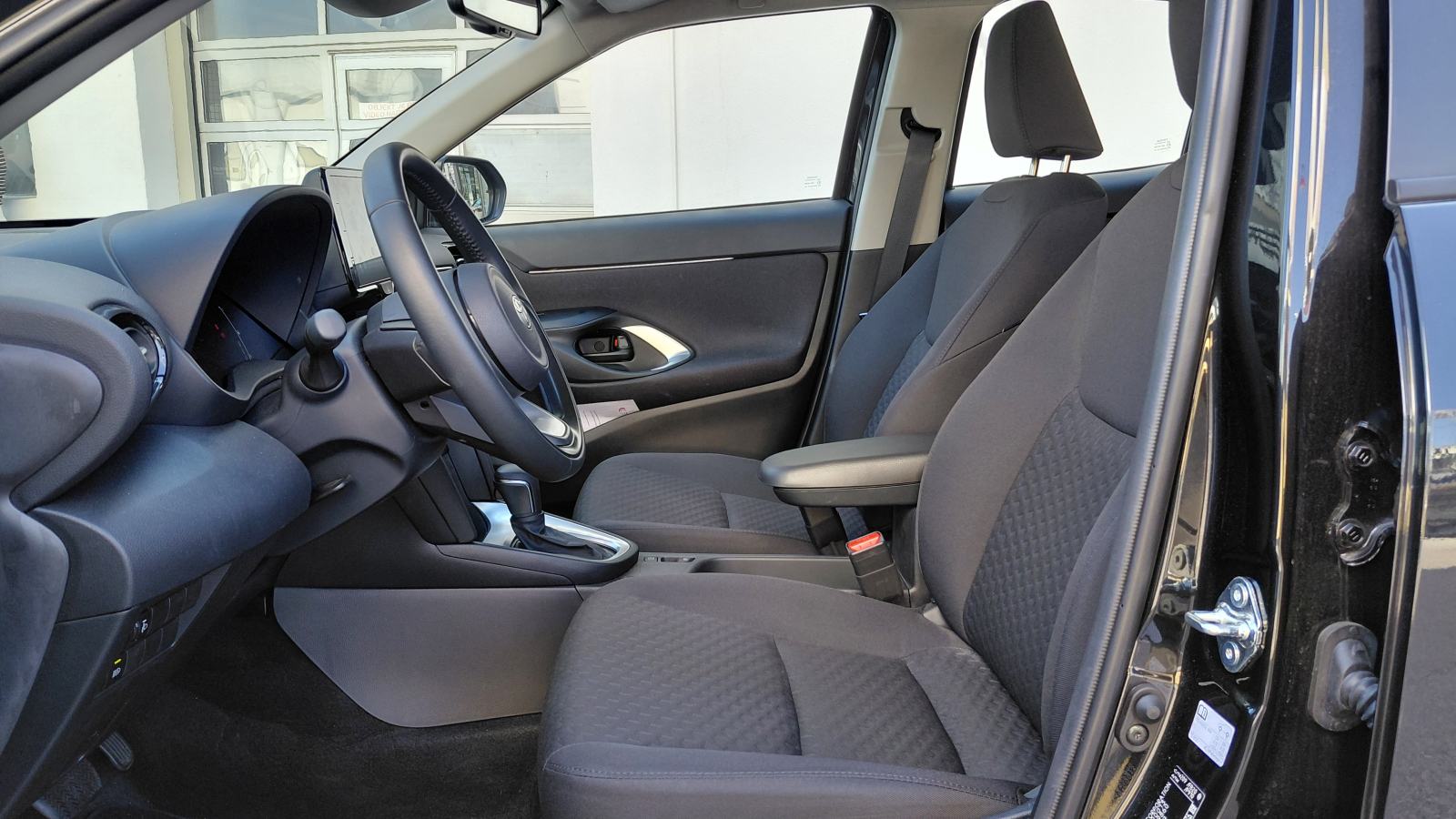 Toyota Yaris Cross 1.5 HEV COOL automatik, fotografija 7