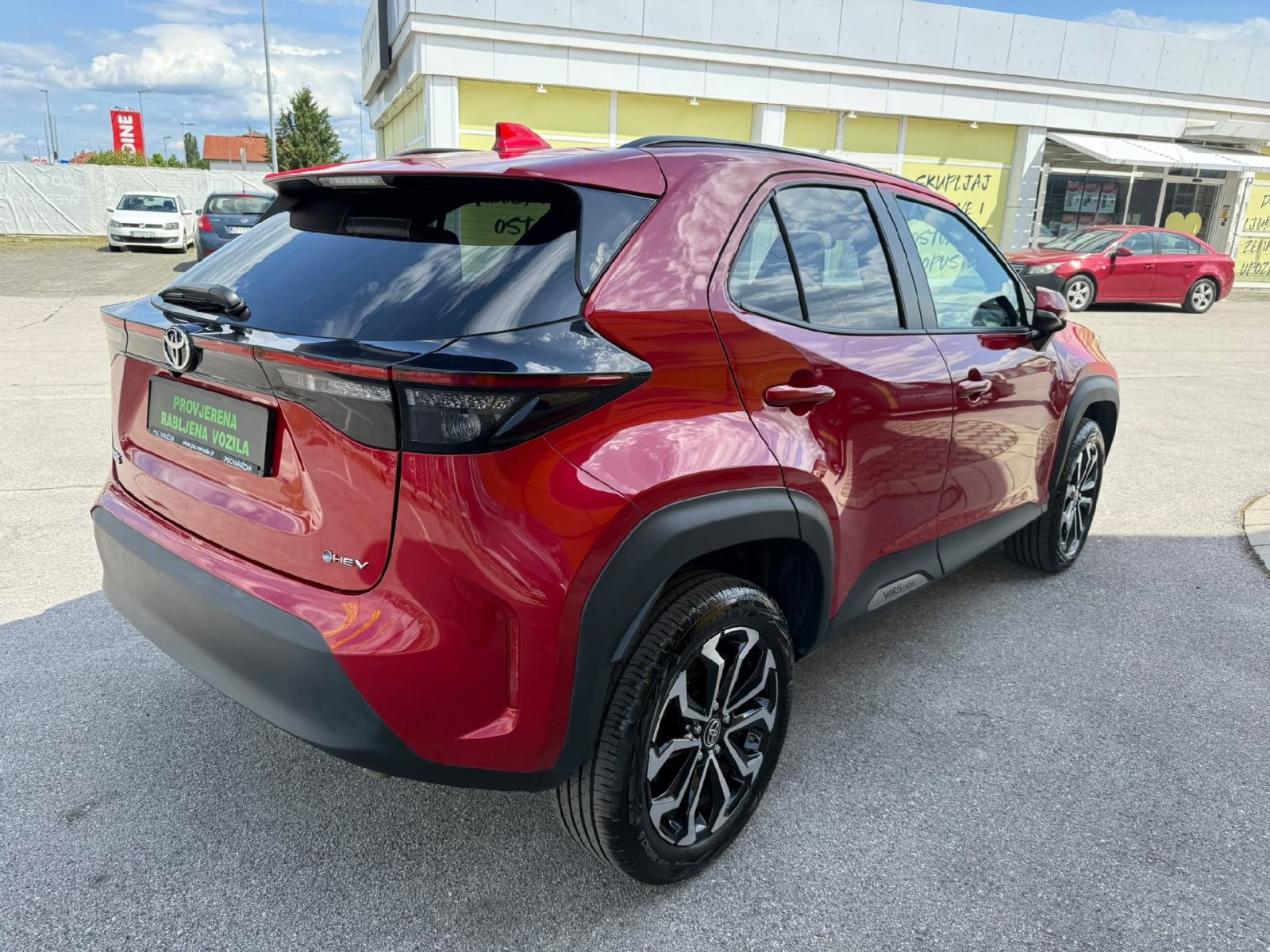 Toyota Yaris Cross Hibrid 1.5 Active 68kw - Full oprema, fotografija 5