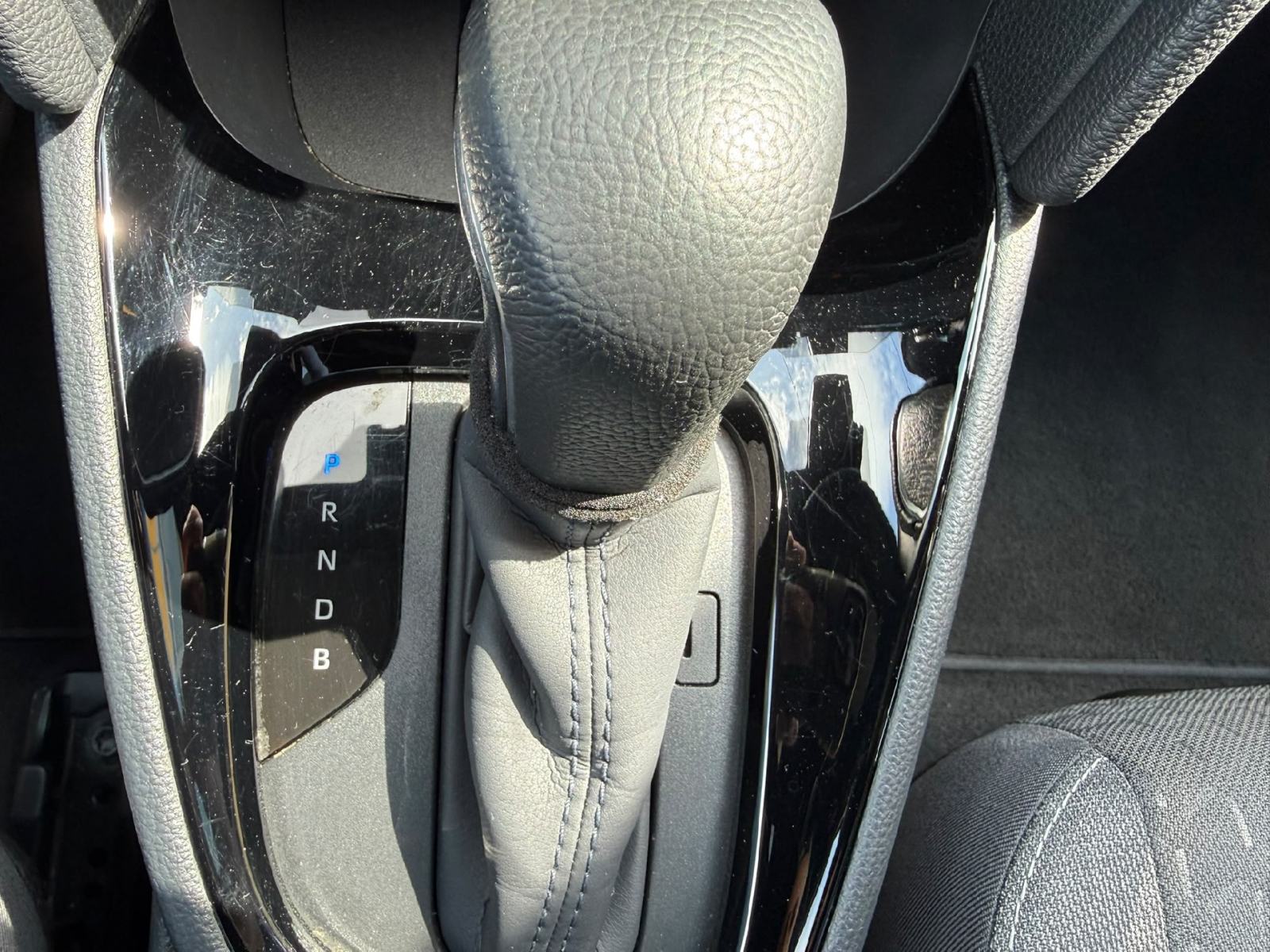 Toyota Yaris Cross Hibrid 1.5 Active 68kw - Full oprema, fotografija 18
