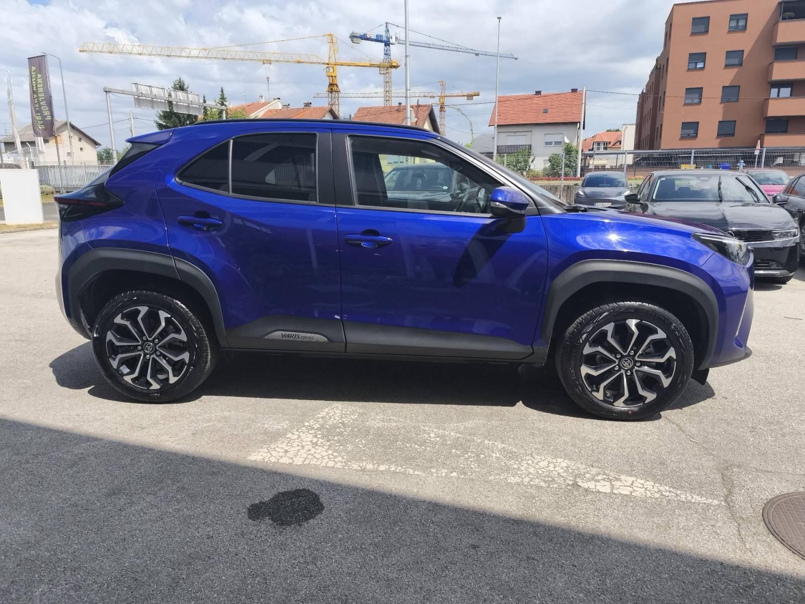 Toyota Yaris Cross Hibrid 1.5 Active 68kw - Full oprema!, fotografija 6