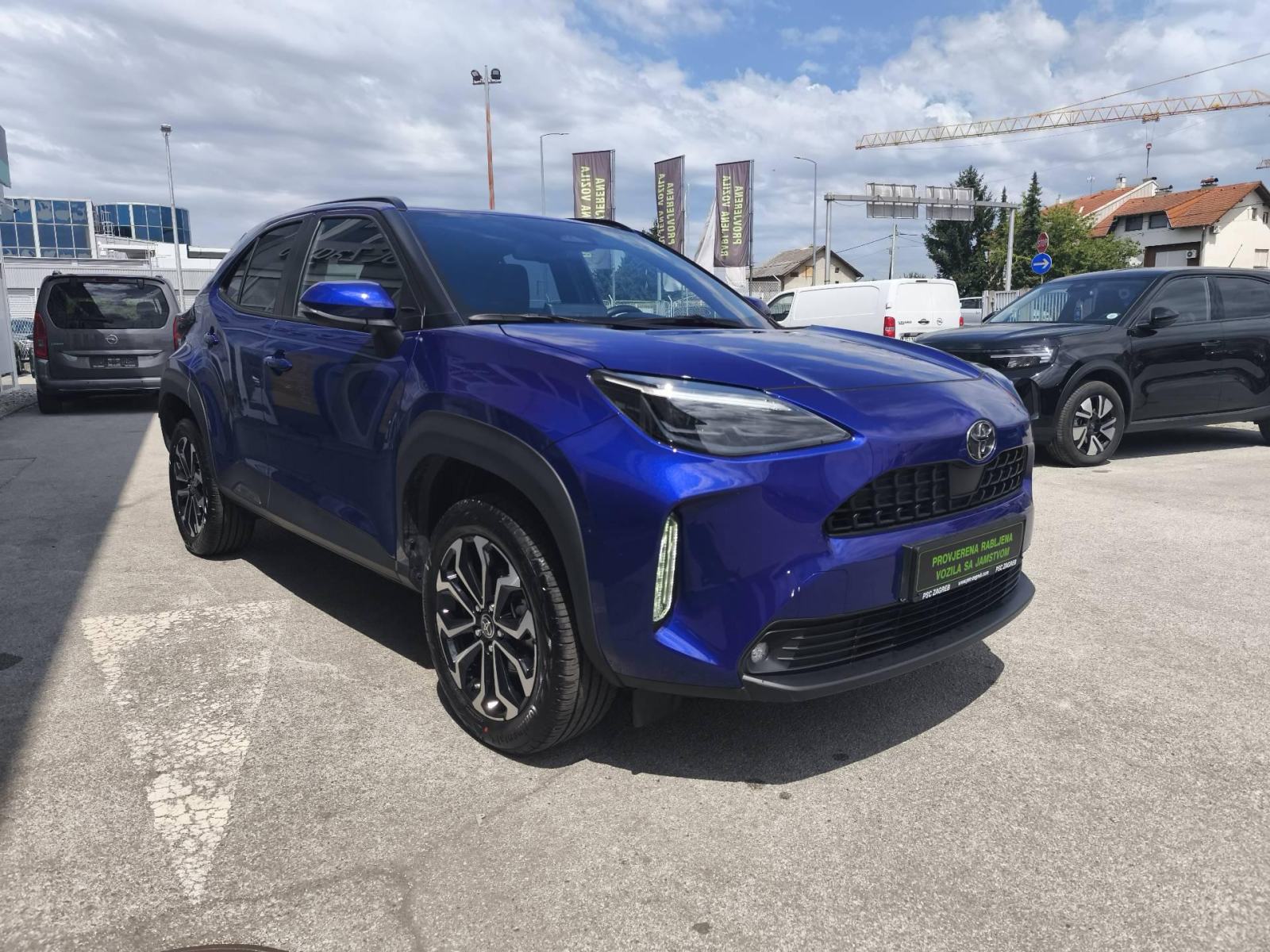 Toyota Yaris Cross Hibrid 1.5 Active 68kw - Full oprema!, fotografija 7