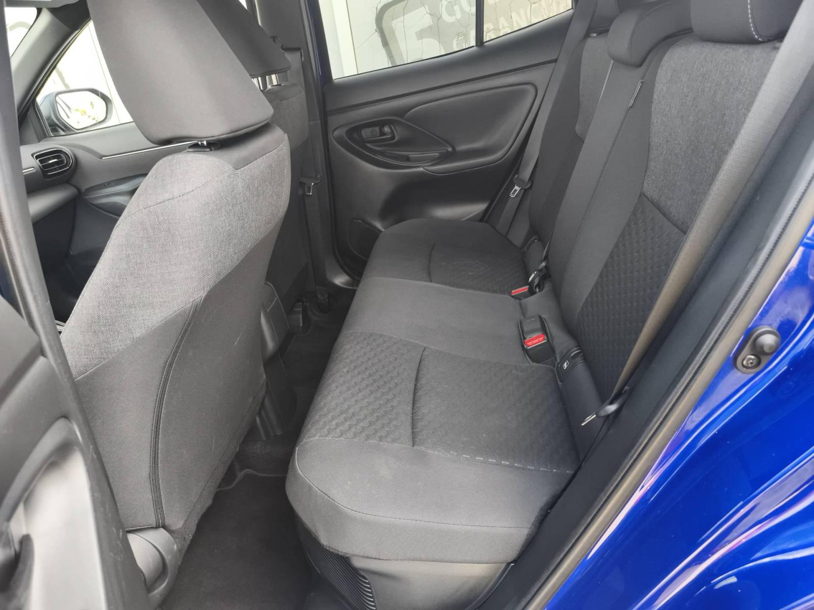 Toyota Yaris Cross Hibrid 1.5 Active 68kw - Full oprema!, fotografija 11