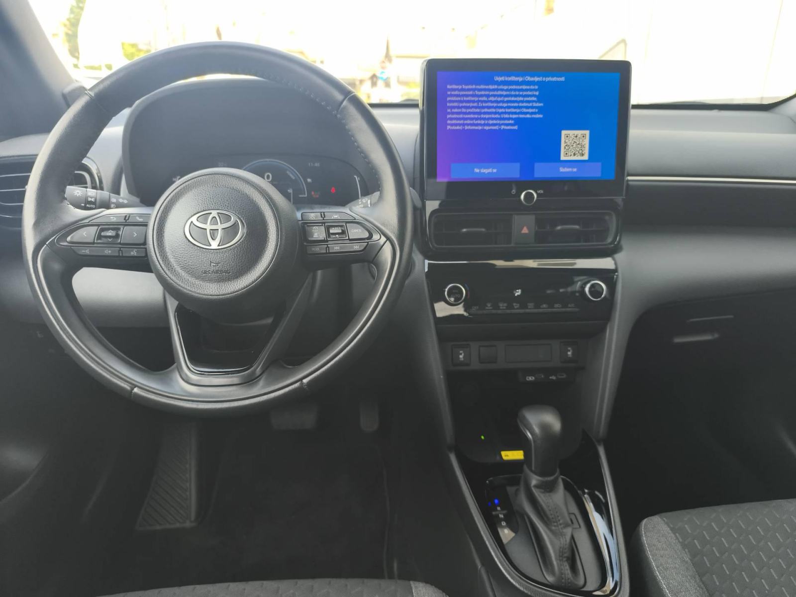 Toyota Yaris Cross Hibrid 1.5 Active 68kw - Full oprema!, fotografija 14