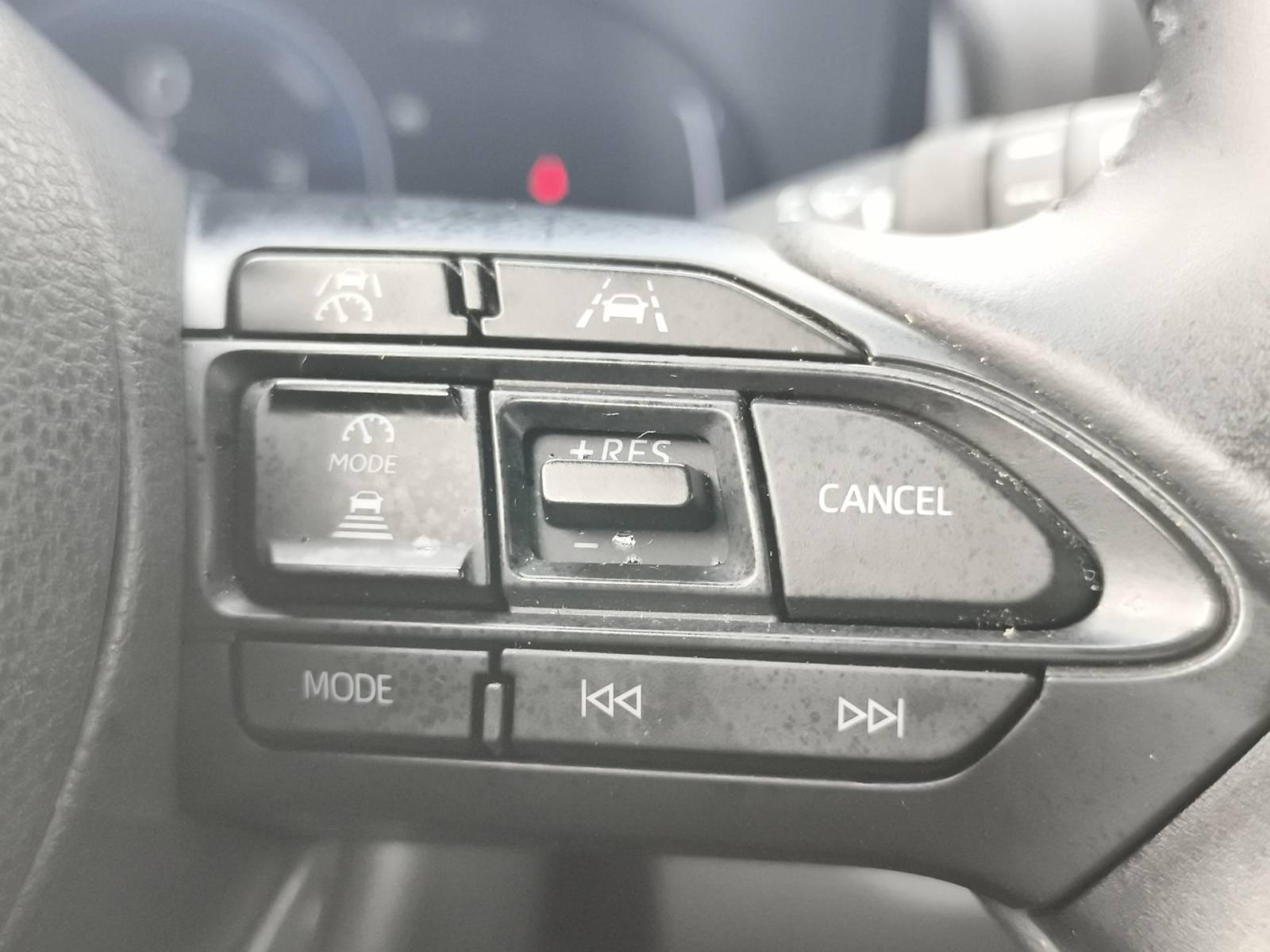Toyota Yaris Cross Hibrid 1.5 Active 68kw - Full oprema!, fotografija 20