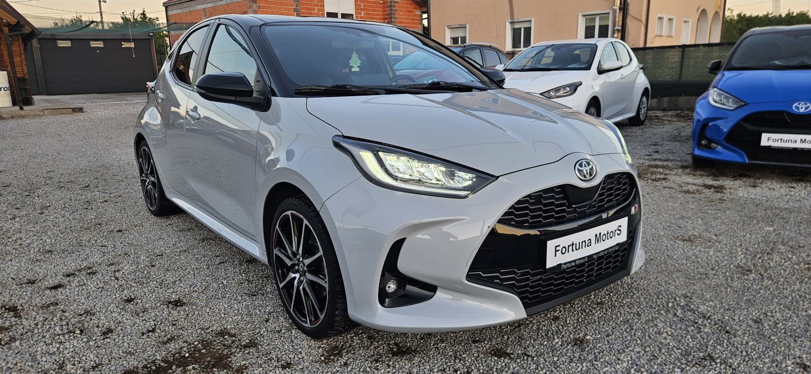 Toyota Yaris GR Sport 1,5 HYBRID 85kWt * KAMERA * Android * Apple, fotografija 3