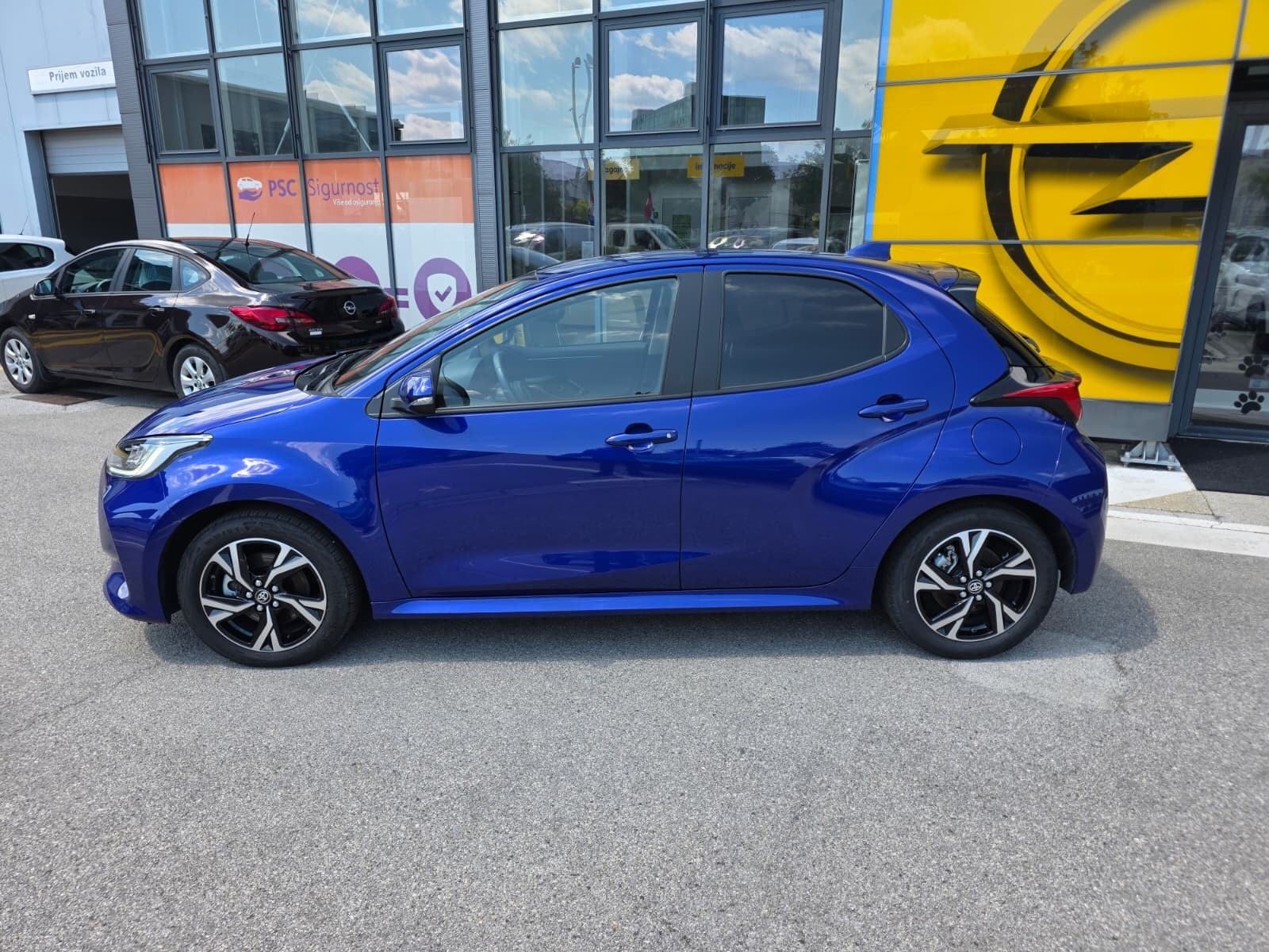 Toyota Yaris Hybrid 1.5 Active Drive 68kW - Provjerena rabljena vozila, fotografija 6