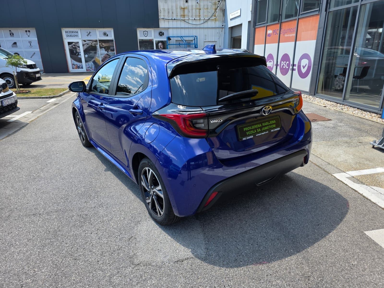 Toyota Yaris Hybrid 1.5 Active Drive 68kW - Provjerena rabljena vozila, fotografija 4