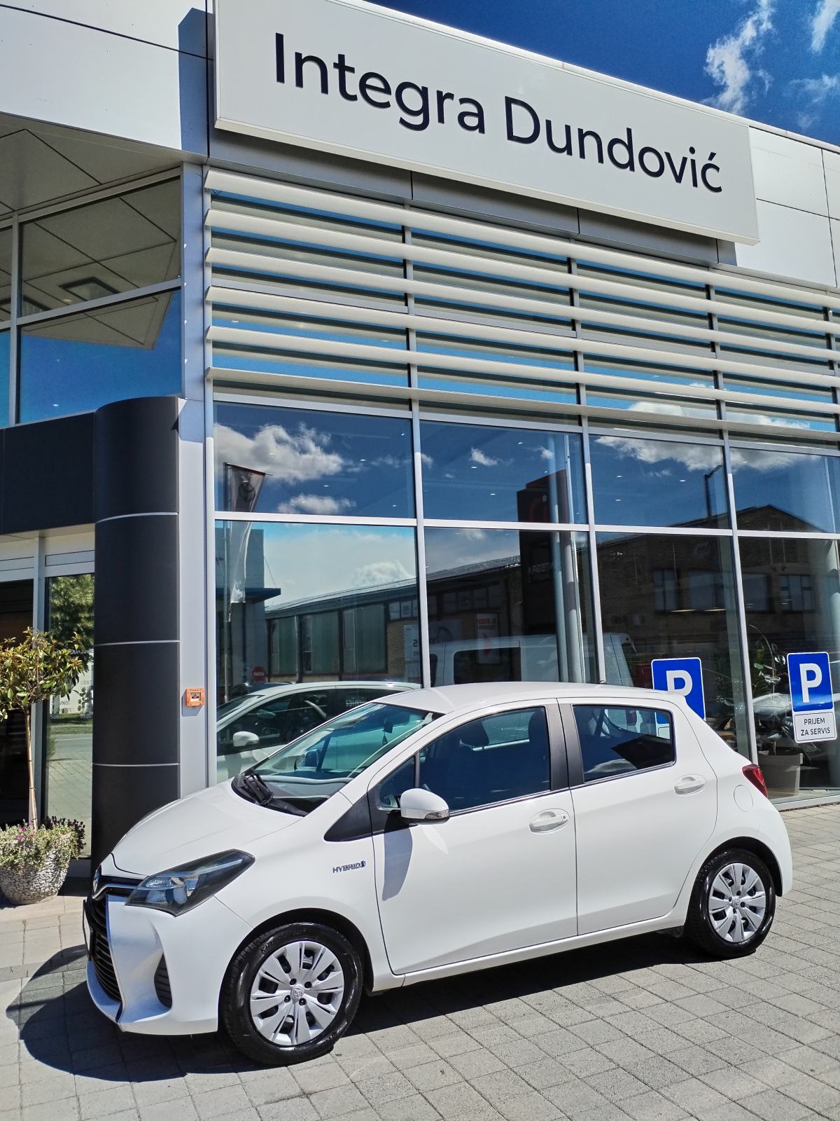 TOYOTA YARIS HYBRID 1.5 AT, HR AUTO, SERVISNA, U SUSTAVU PDV-a !!, fotografija 7