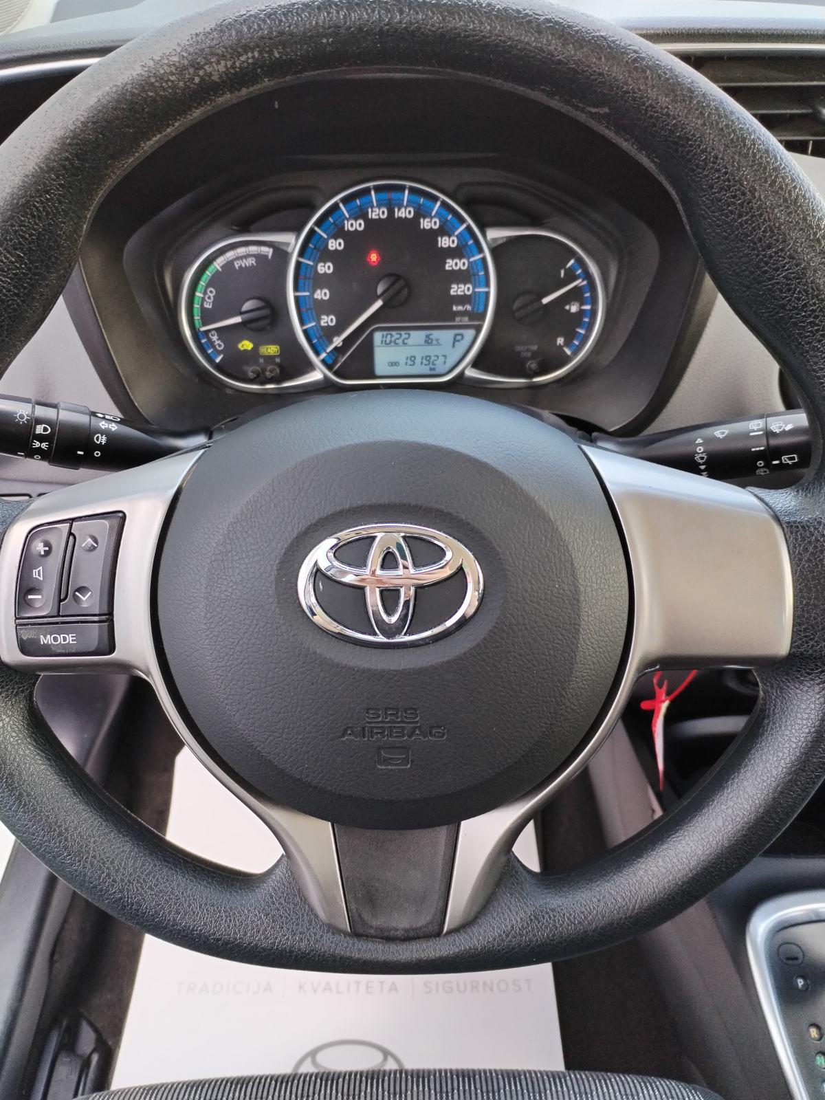 TOYOTA YARIS HYBRID 1.5 AT, HR AUTO, SERVISNA, U SUSTAVU PDV-a !!, fotografija 13