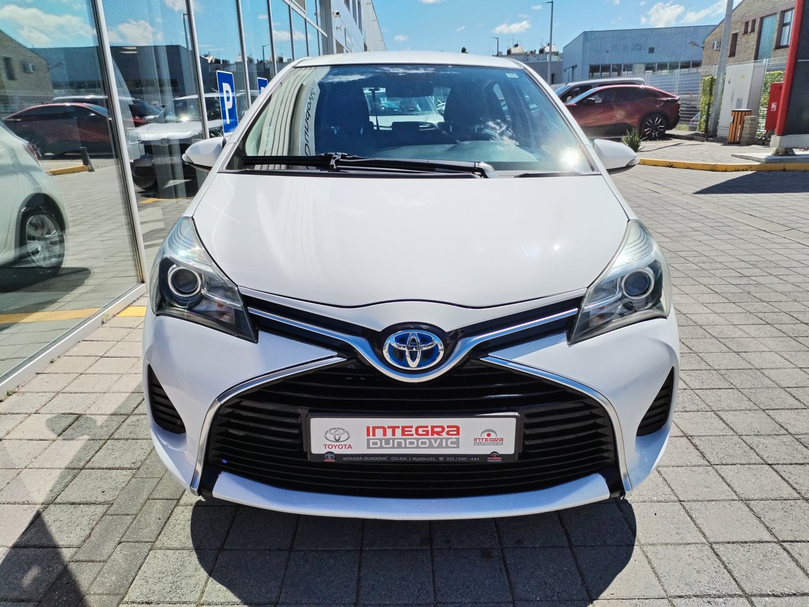 TOYOTA YARIS HYBRID 1.5 AT, HR AUTO, SERVISNA, U SUSTAVU PDV-a !!, fotografija 2