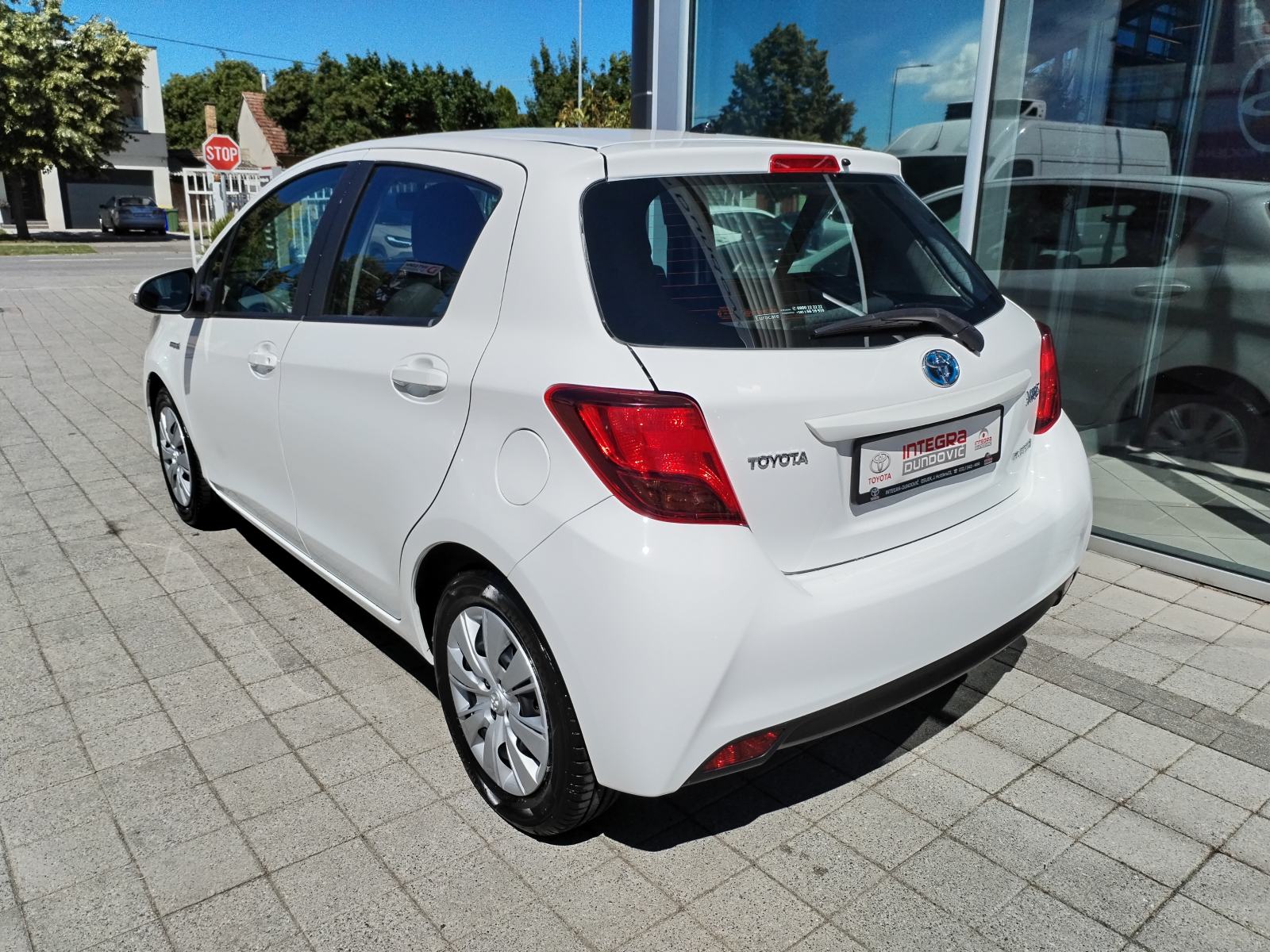 TOYOTA YARIS HYBRID 1.5 AT, HR AUTO, SERVISNA, U SUSTAVU PDV-a !!, fotografija 6
