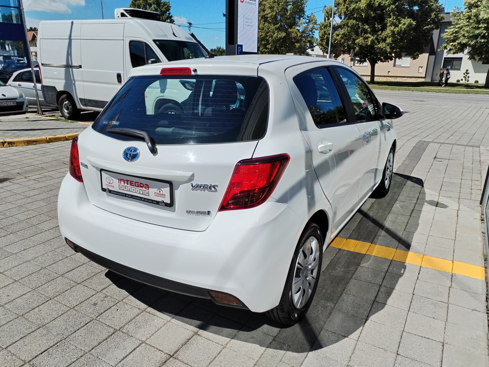 TOYOTA YARIS HYBRID 1.5 AT, HR AUTO, SERVISNA, U SUSTAVU PDV-a !!, fotografija 4