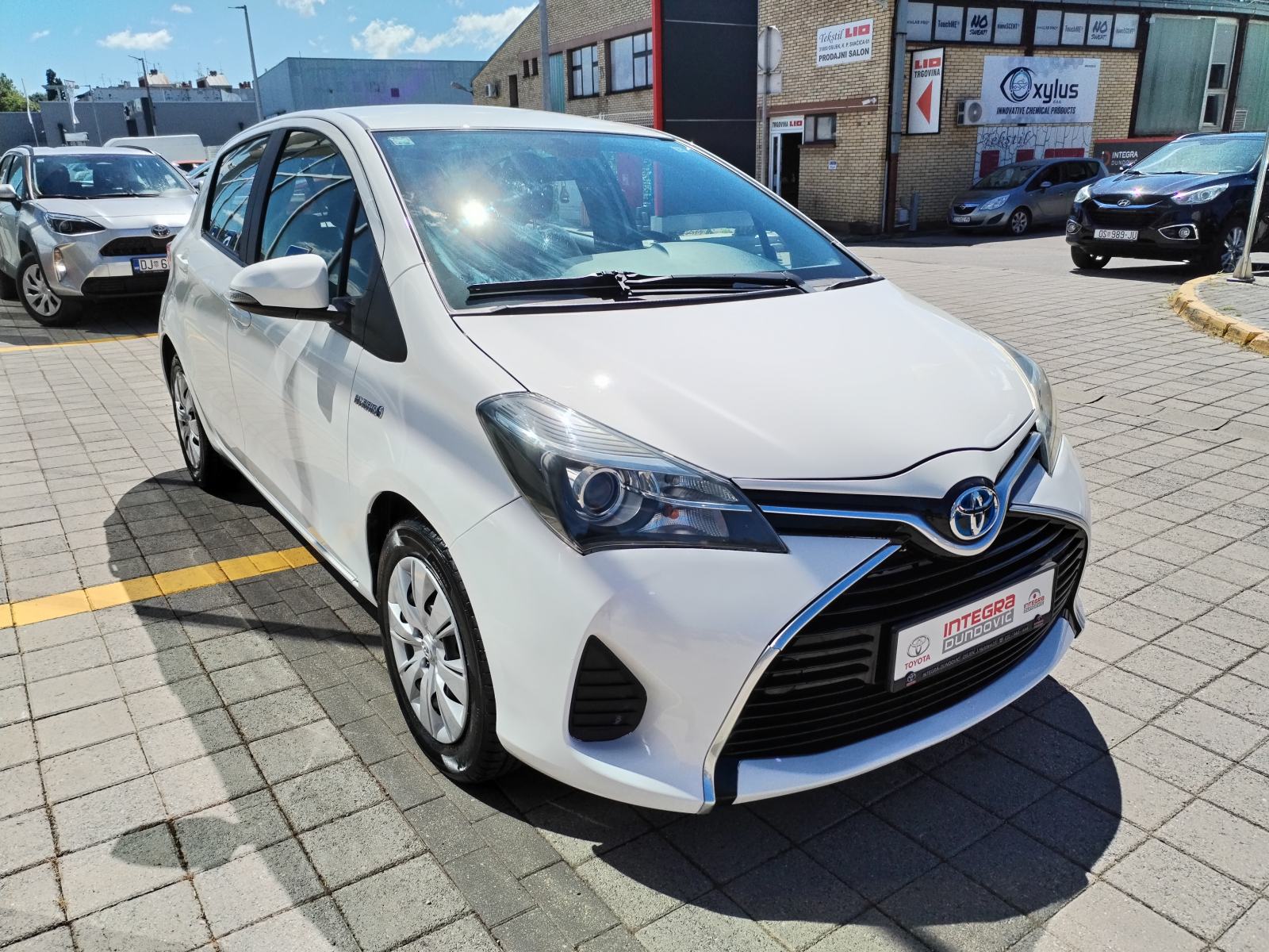 TOYOTA YARIS HYBRID 1.5 AT, HR AUTO, SERVISNA, U SUSTAVU PDV-a !!, fotografija 3