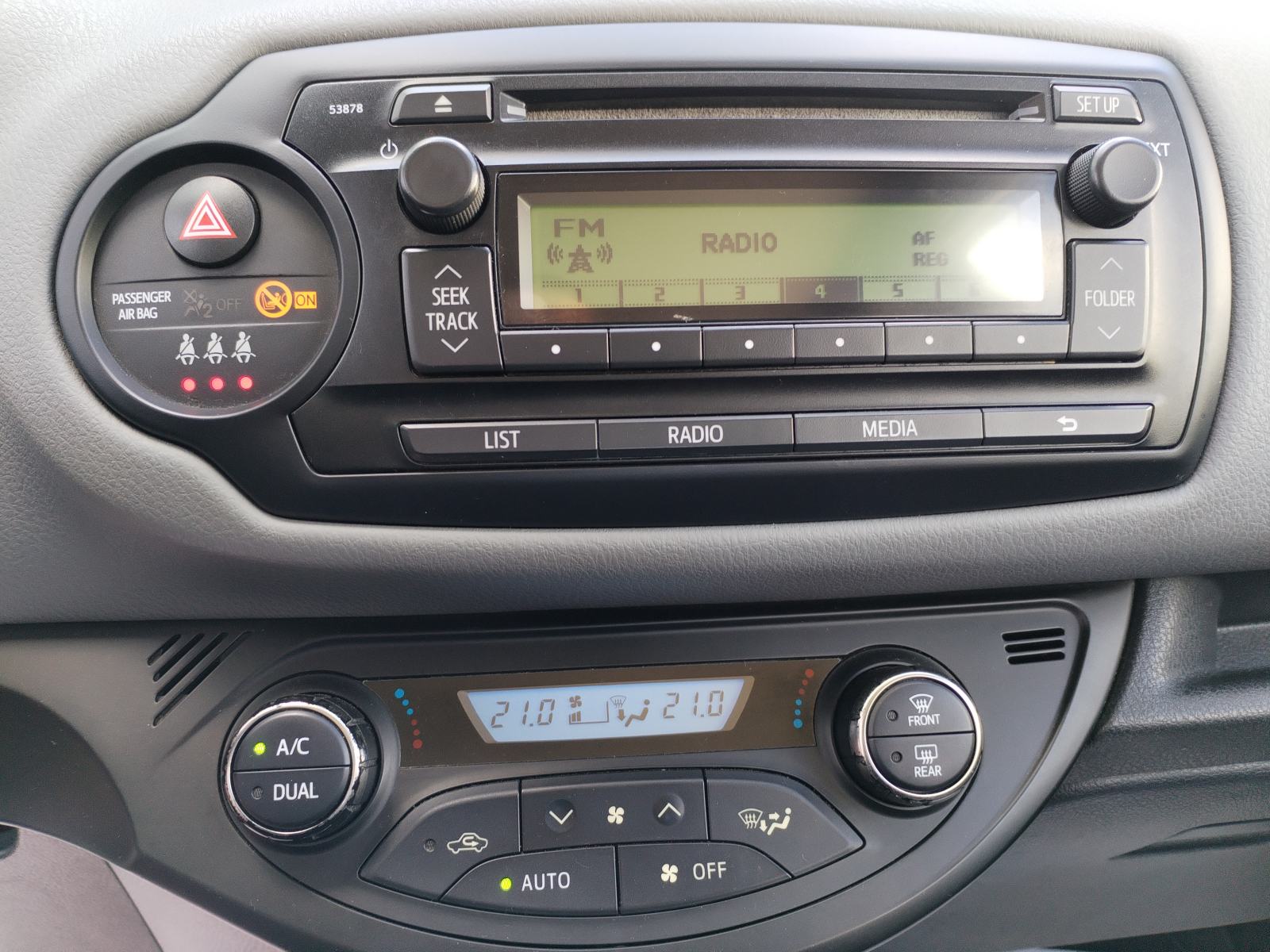 TOYOTA YARIS HYBRID 1.5 AT, HR AUTO, SERVISNA, U SUSTAVU PDV-a !!, fotografija 14