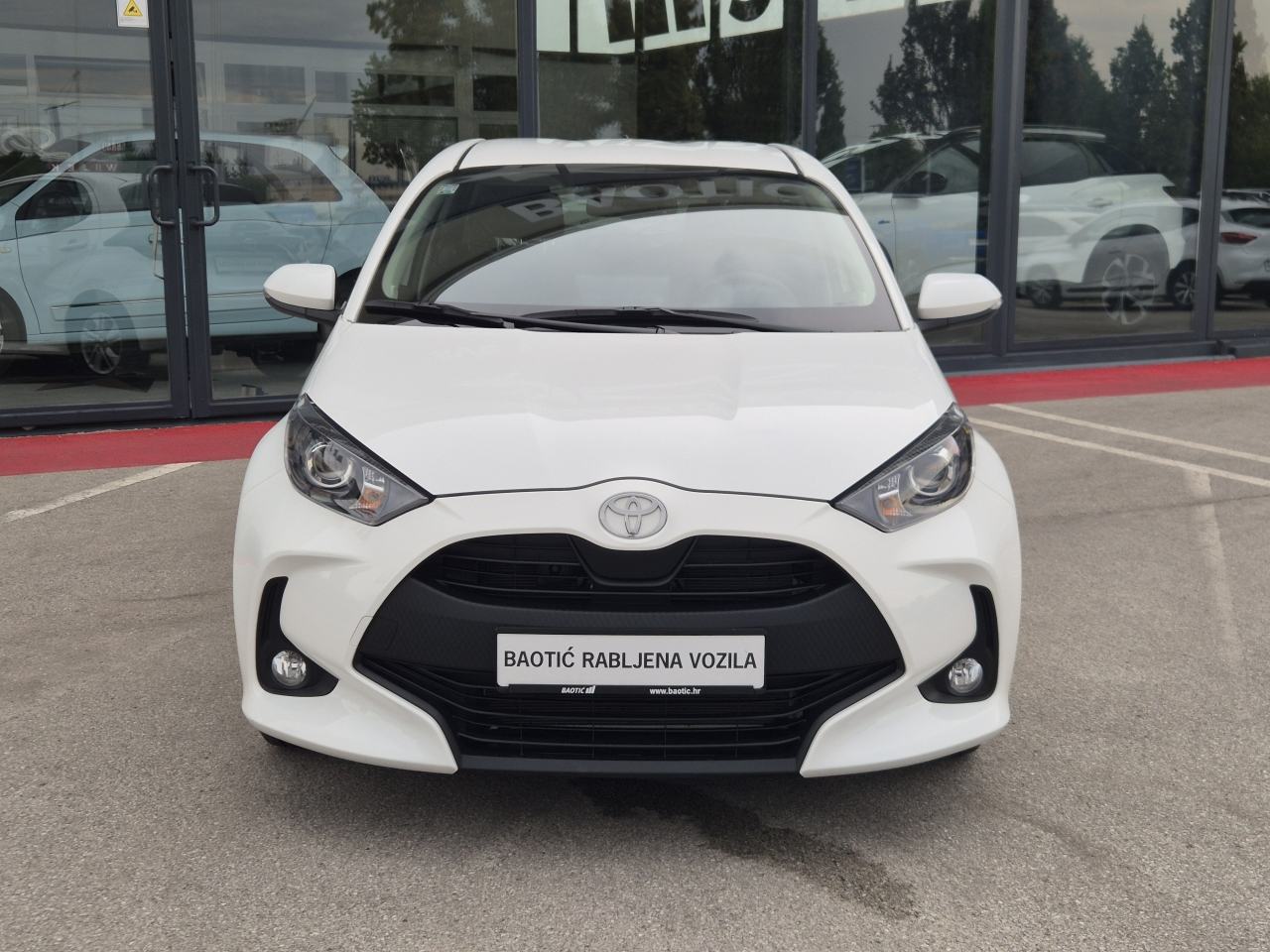 Toyota Yaris Hybrid 1,5 VVT-i 68 kW Luna Aut., fotografija 2