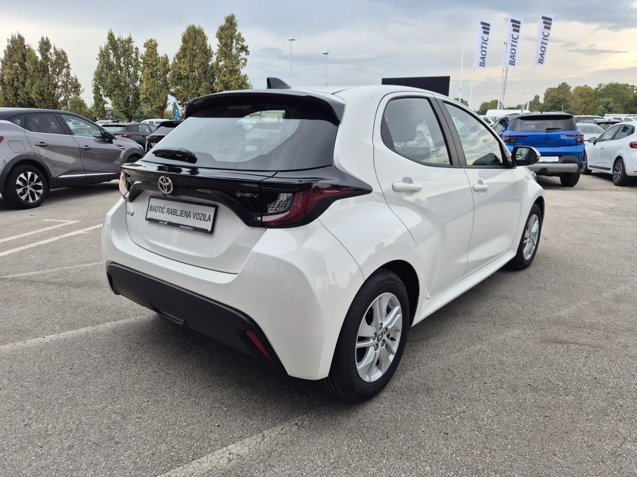 Toyota Yaris Hybrid 1,5 VVT-i 68 kW Luna Aut., fotografija 5