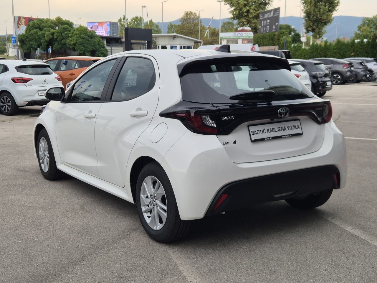 Toyota Yaris Hybrid 1,5 VVT-i 68 kW Luna Aut., fotografija 7