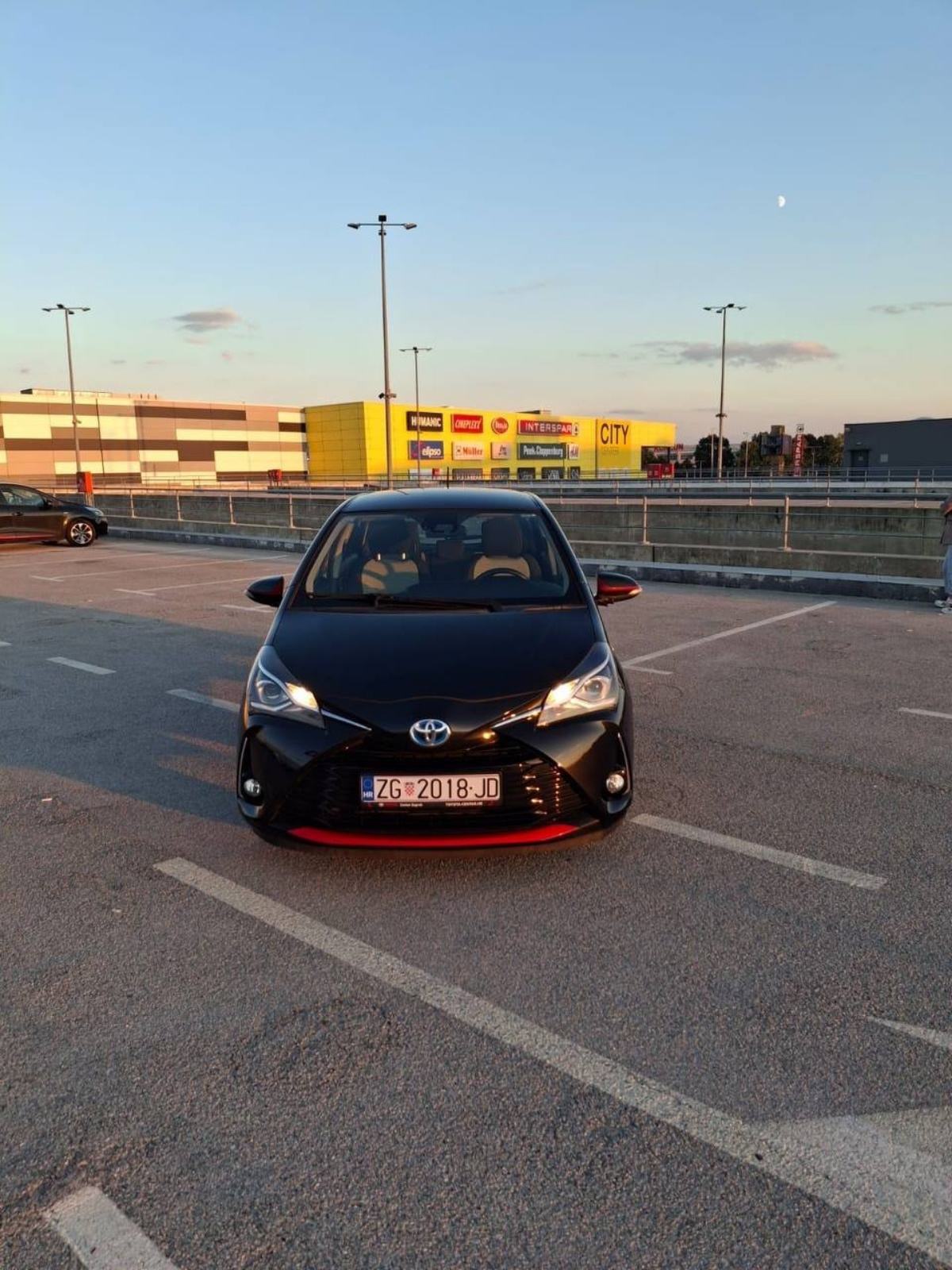 Toyota Yaris Hybrid 1,5 VVT-i automatik DTEAM, pogled izvana - slika 1