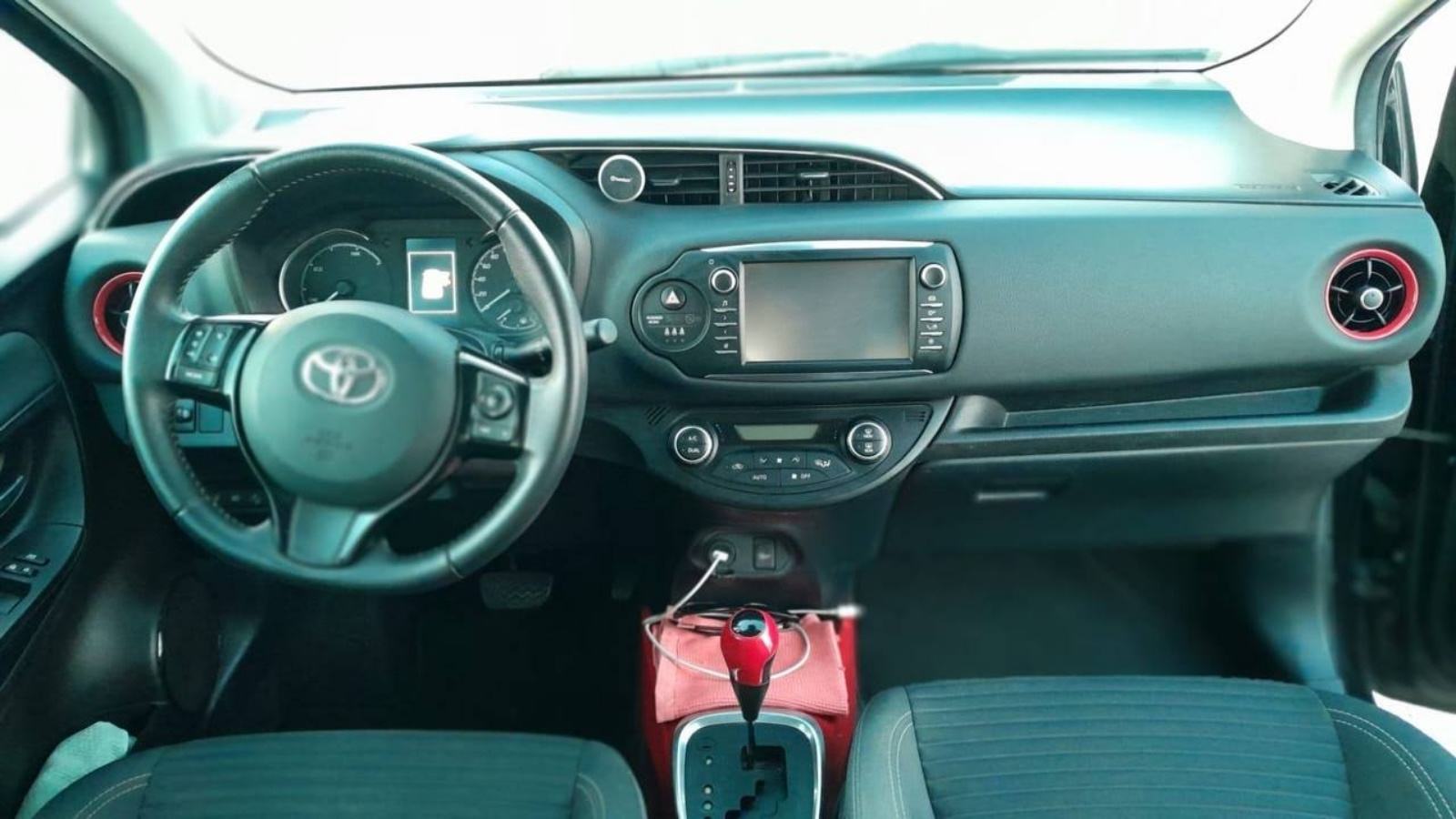 Toyota Yaris Hybrid 1,5 VVT-i automatik DTEAM, fotografija 10