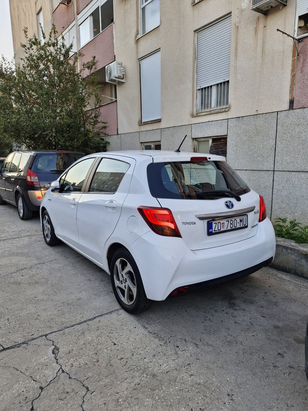 Toyota Yaris Hybrid 1,5 VVT-i HR auto,automatik, fotografija 5