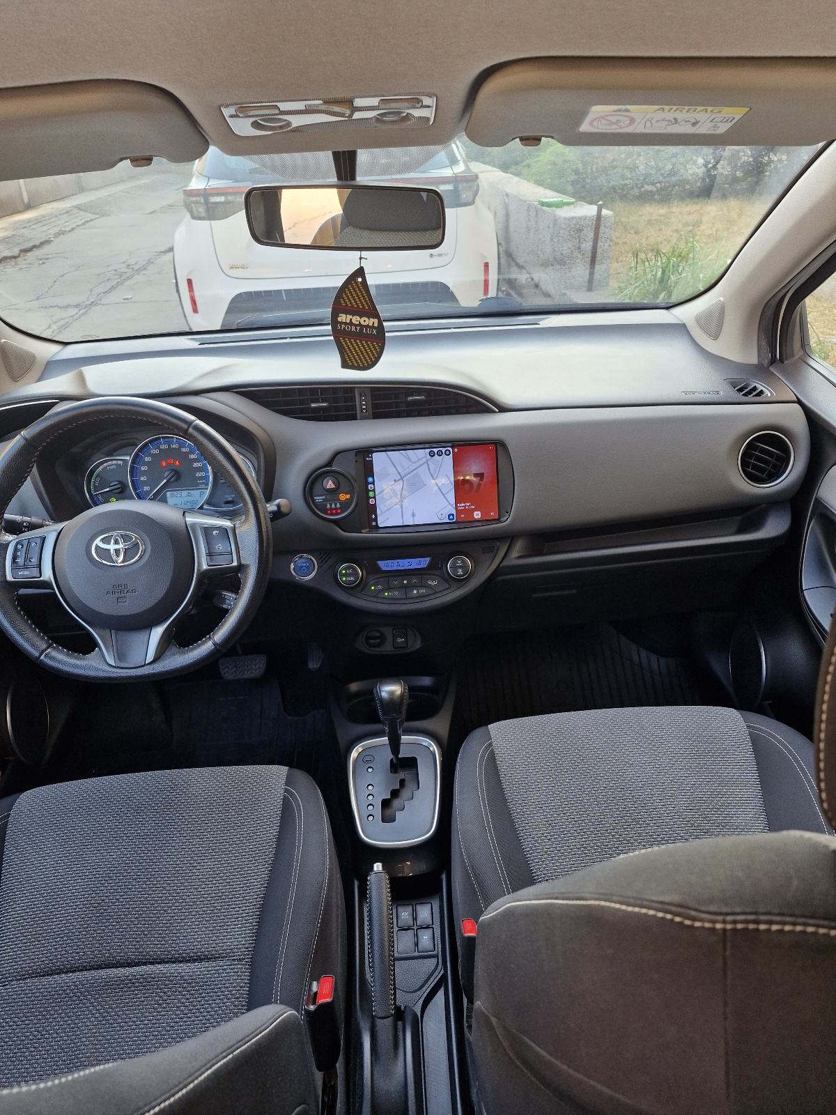 Toyota Yaris Hybrid 1,5 VVT-i HR auto,automatik, fotografija 7