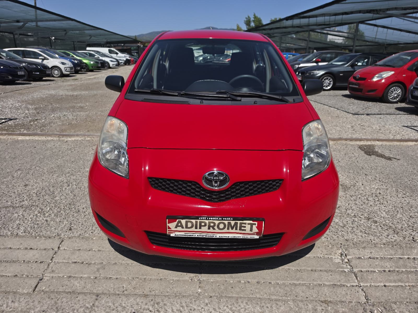 Toyota Yaris VVT-i // REG 1 GOD // TOP STANJE // 5 VRATA //, fotografija 3