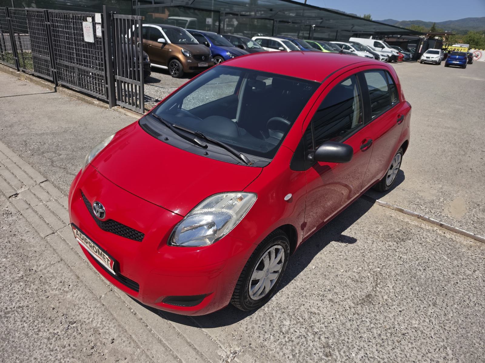 Toyota Yaris VVT-i // REG 1 GOD // TOP STANJE // 5 VRATA //, fotografija 5