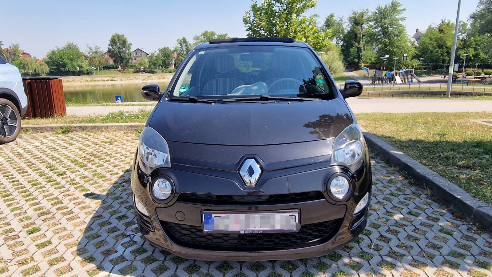 Twingo 1,2 16V pomicni krov,1 VLASNIK:LJETNA RASPRODAJA SAMO 3950 EURA, fotografija 8