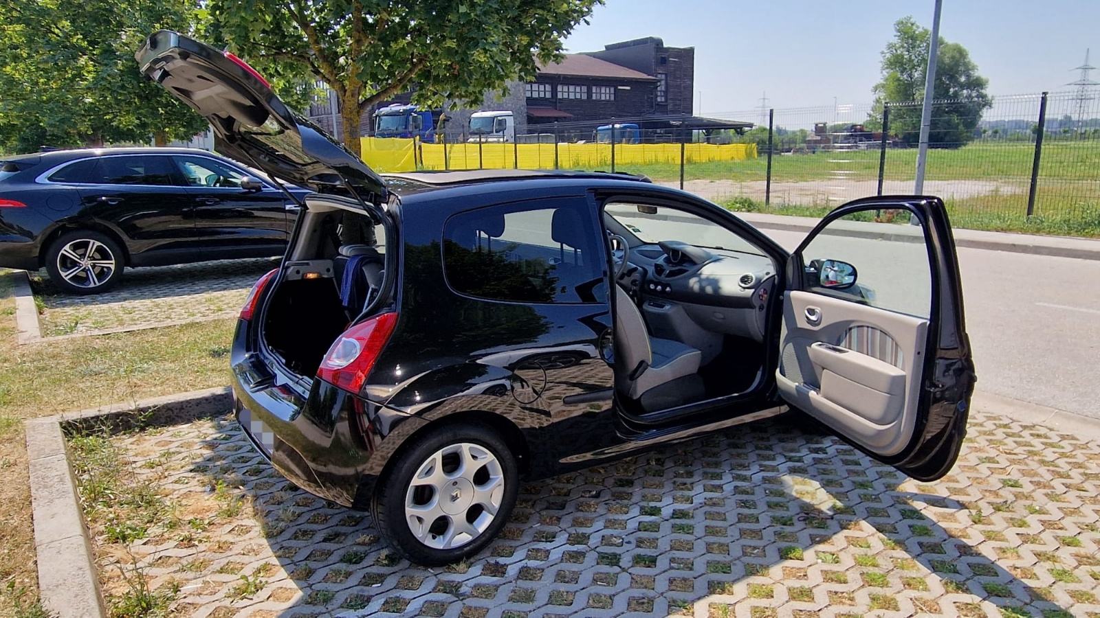 Twingo 1,2 16V pomicni krov,1 VLASNIK:LJETNA RASPRODAJA SAMO 3950 EURA, fotografija 3