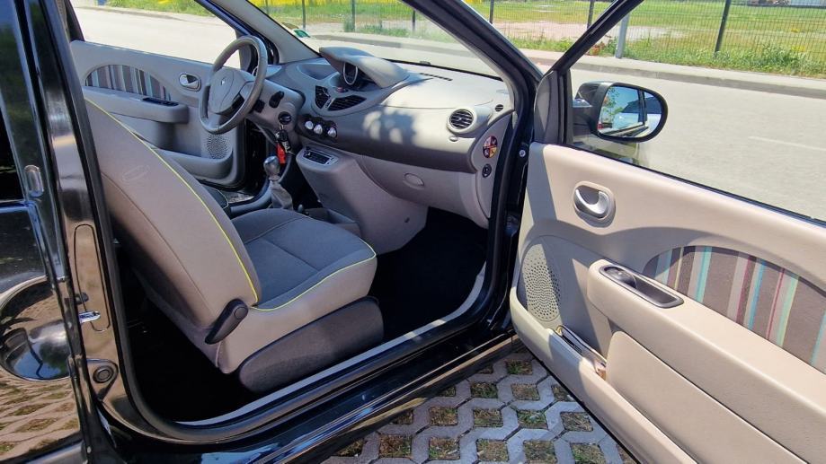 Twingo 1,2 16V - Klima, 2014 GODINA SA FULL OPREMOM SAMO 3.950 Eura, fotografija 12