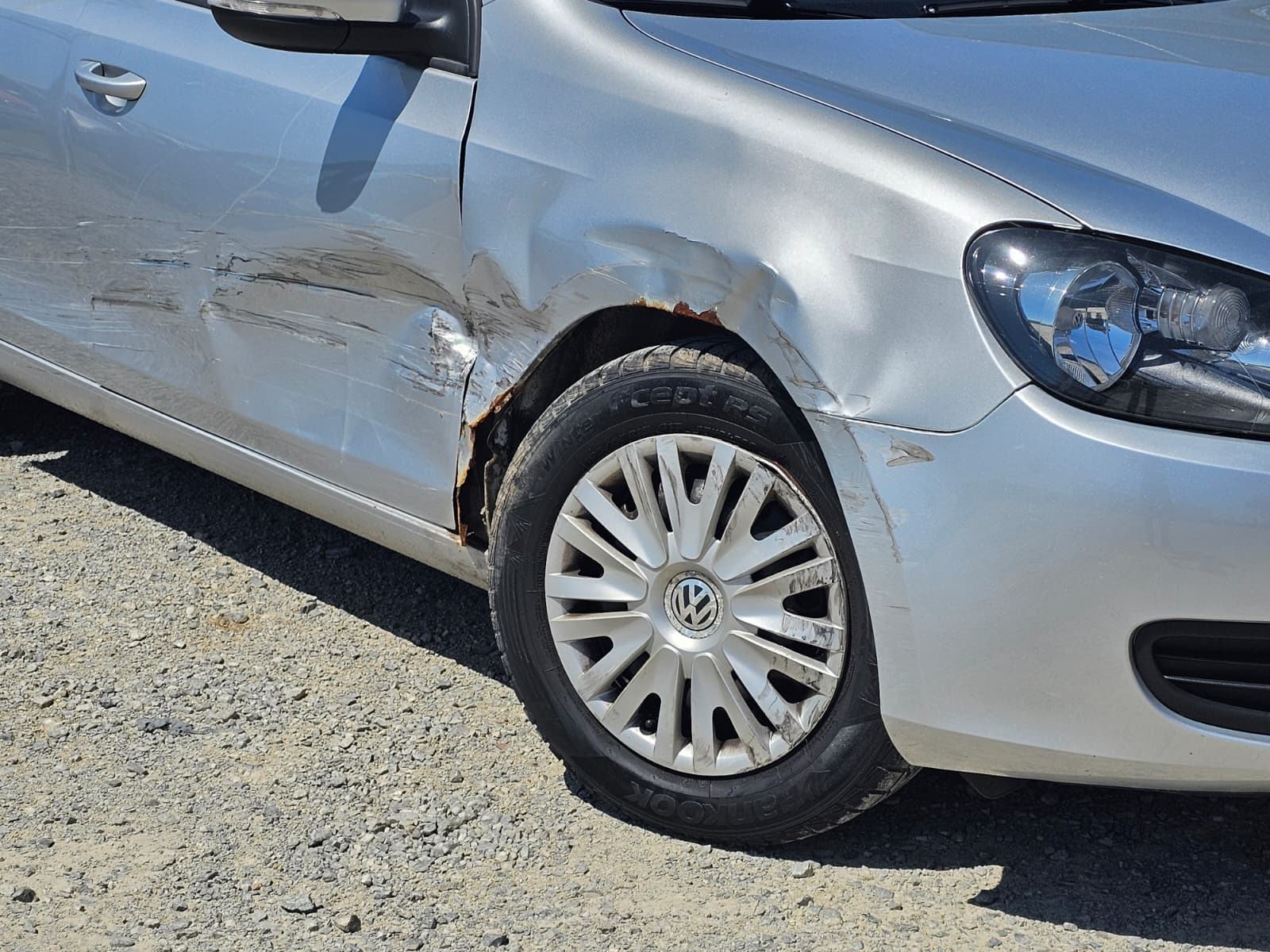 Volkswagen Golf 1.6 TDI 77 kW - oštećeno vozilo. DOSTAVA GRATIS!!!, fotografija 3