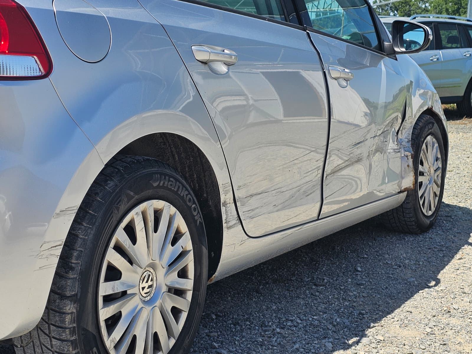 Volkswagen Golf 1.6 TDI 77 kW - oštećeno vozilo. DOSTAVA GRATIS!!!, fotografija 12