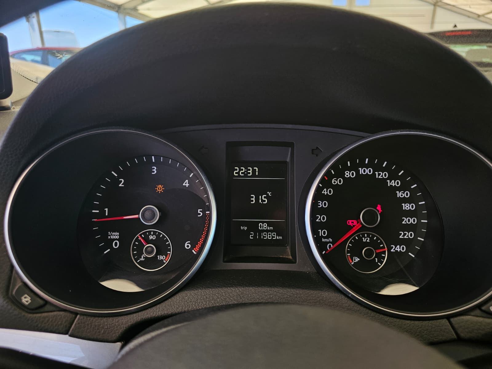 Volkswagen Golf 1.6 TDI 77 kW - oštećeno vozilo. DOSTAVA GRATIS!!!, fotografija 16