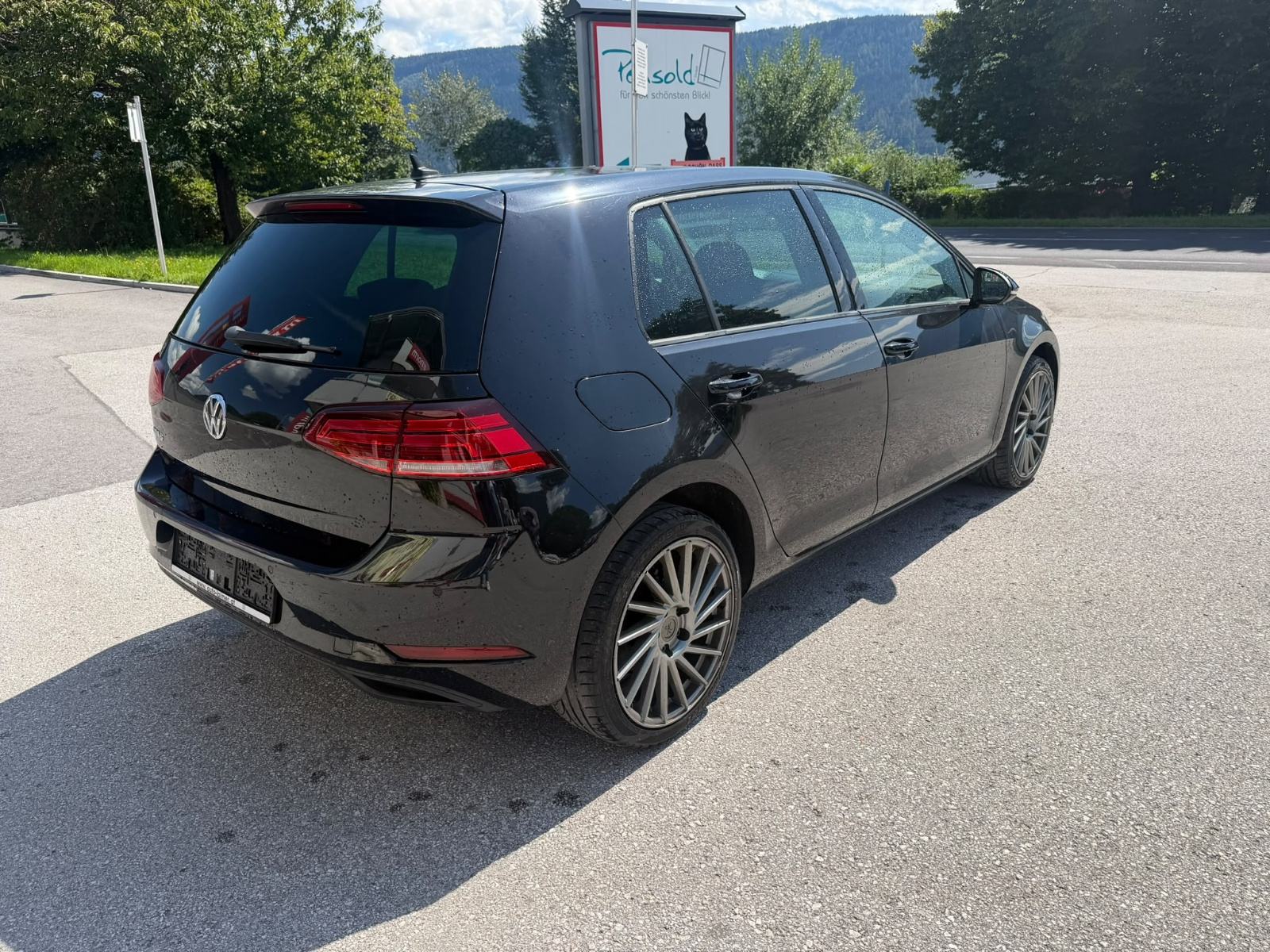 VOLKSWAGEN GOLF VII 1.6 TDI COMFORTLINE - BOGATA OPREMA - TOP STANJE, fotografija 3